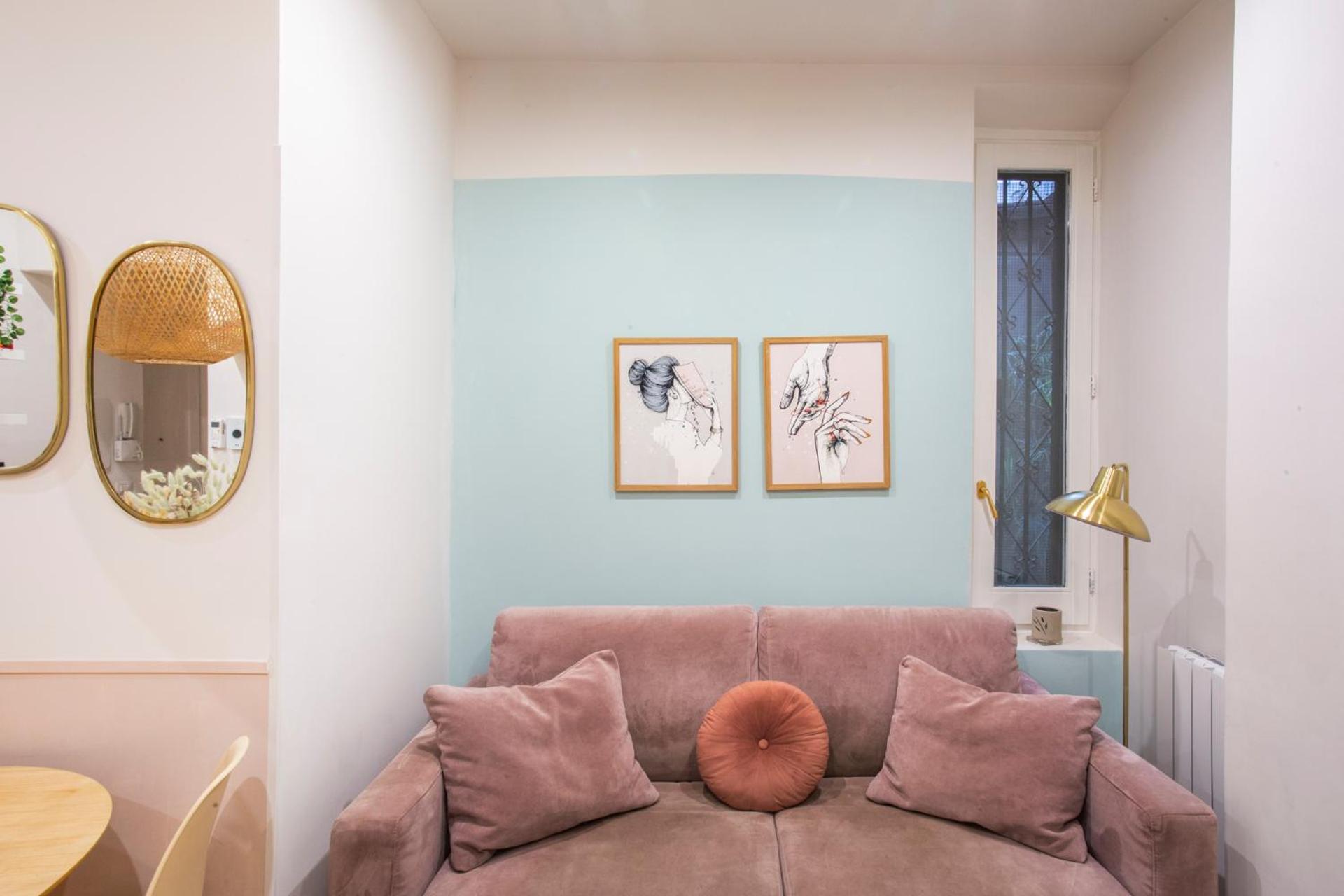 Communal lounge/ TV room