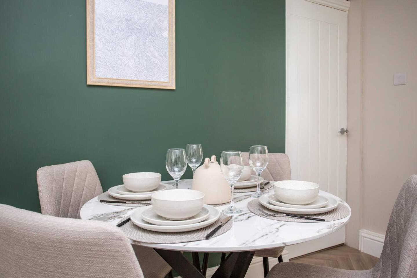 Vacant Nests Castle Hill Wi-Fi Village