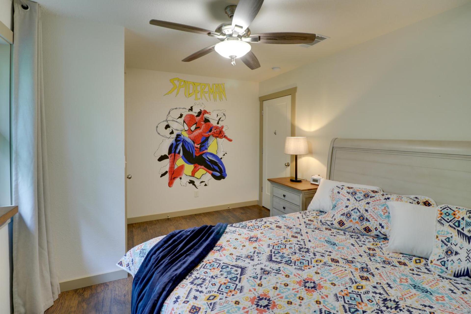 Bullfrog Bluff Mountain View Cabin with Deck!