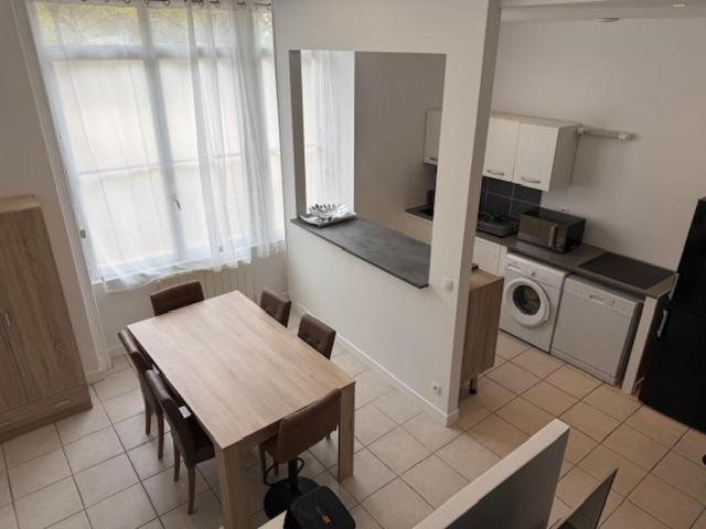 OULLINS T3 COSY 70M2 - 6 Pers 2 Chambre - 2 Mezzanines Métro & centre à Pied