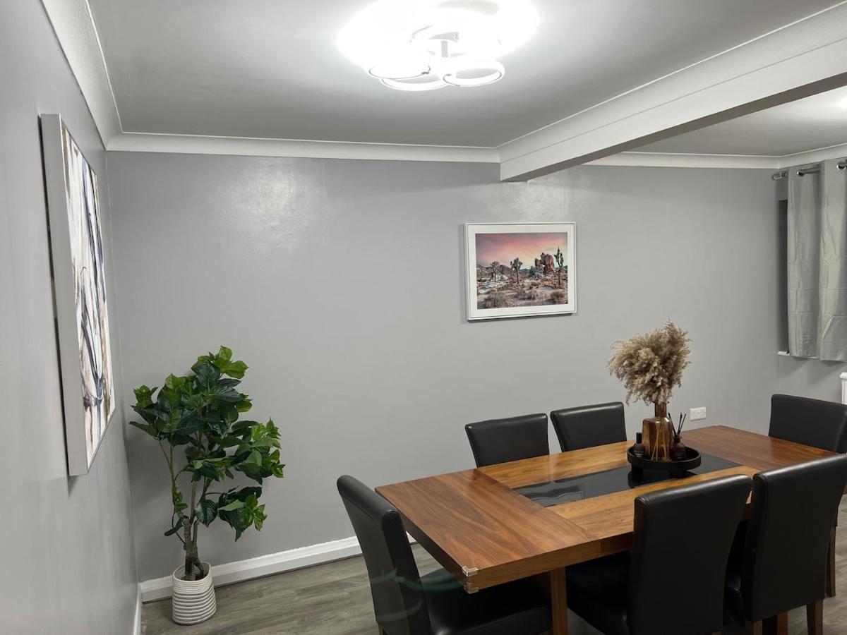 Spacious 3 Bed Home - Ideal for Families & Groups