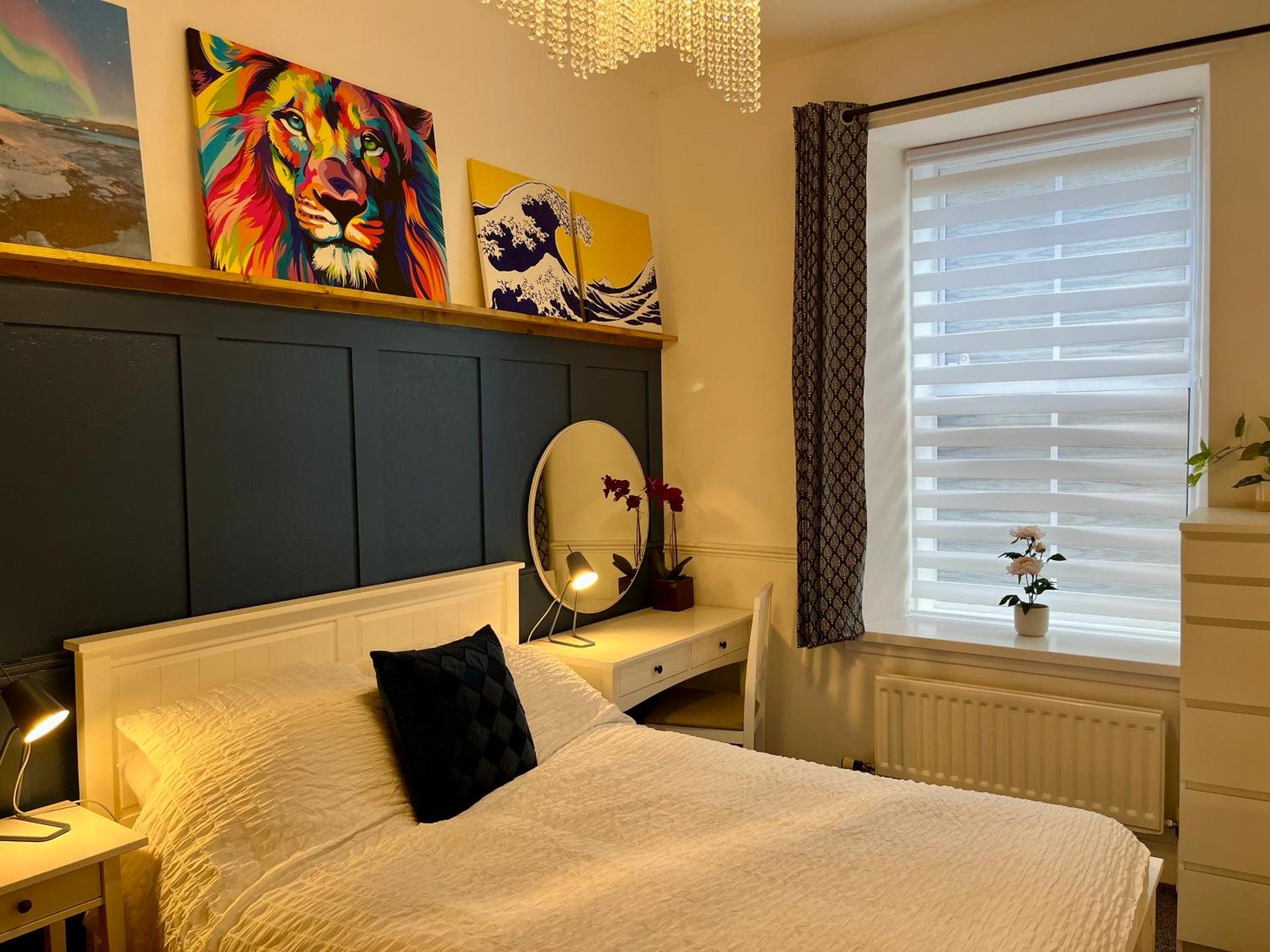 Central, Modern Apartment - Private Terrace - Dog Friendly