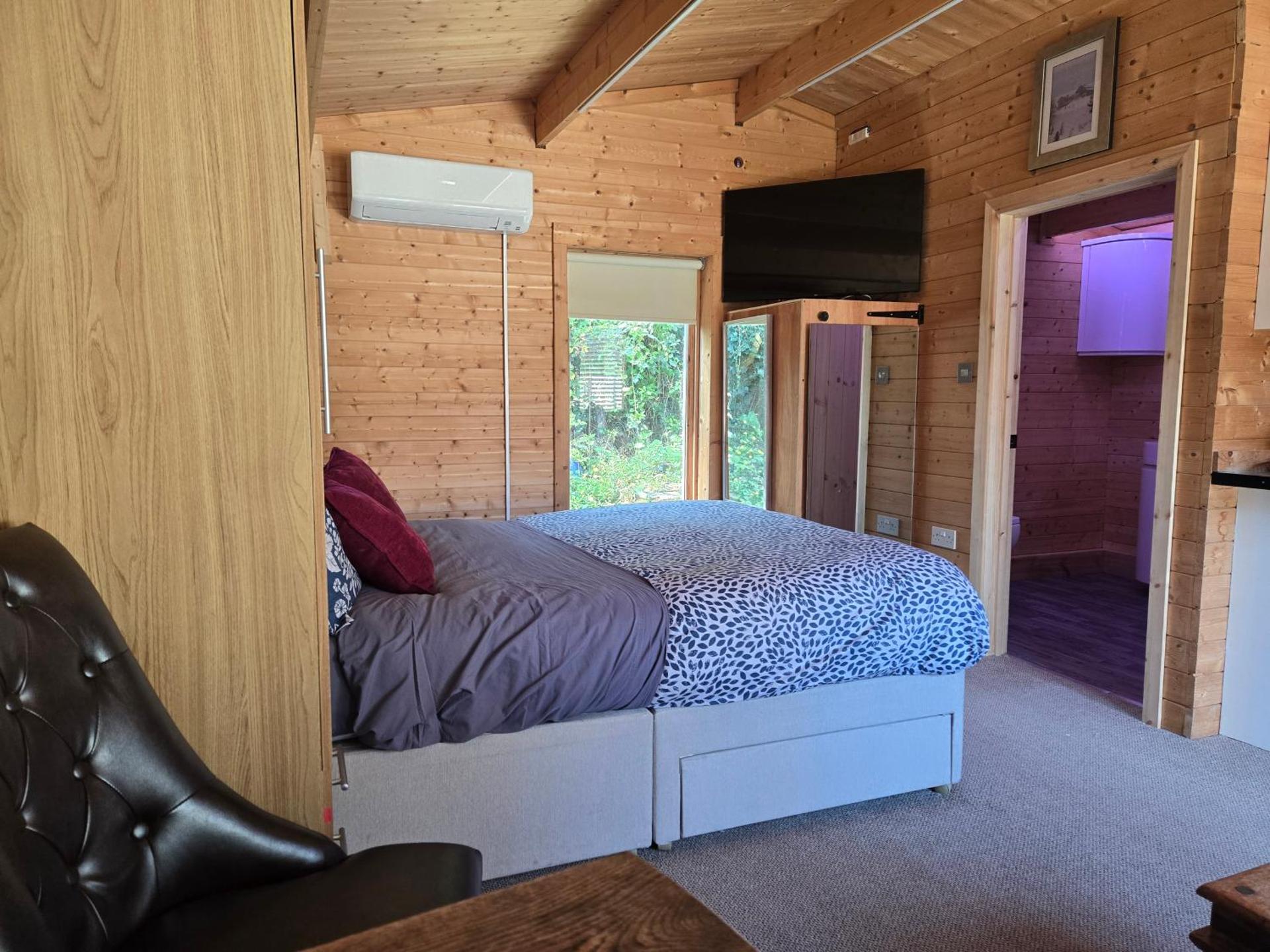 Secret Hythe, Sea views Town location 2km Eurotunnel