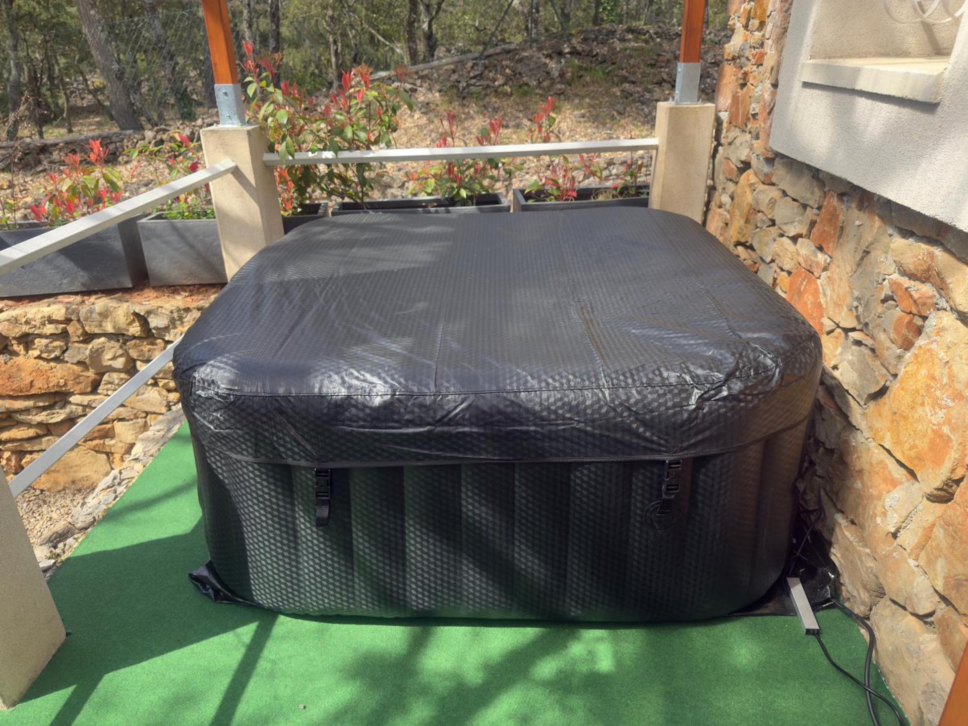 Le Cocon en pierre au coeur du Verdon gîte "Le Repos Des Chênes"