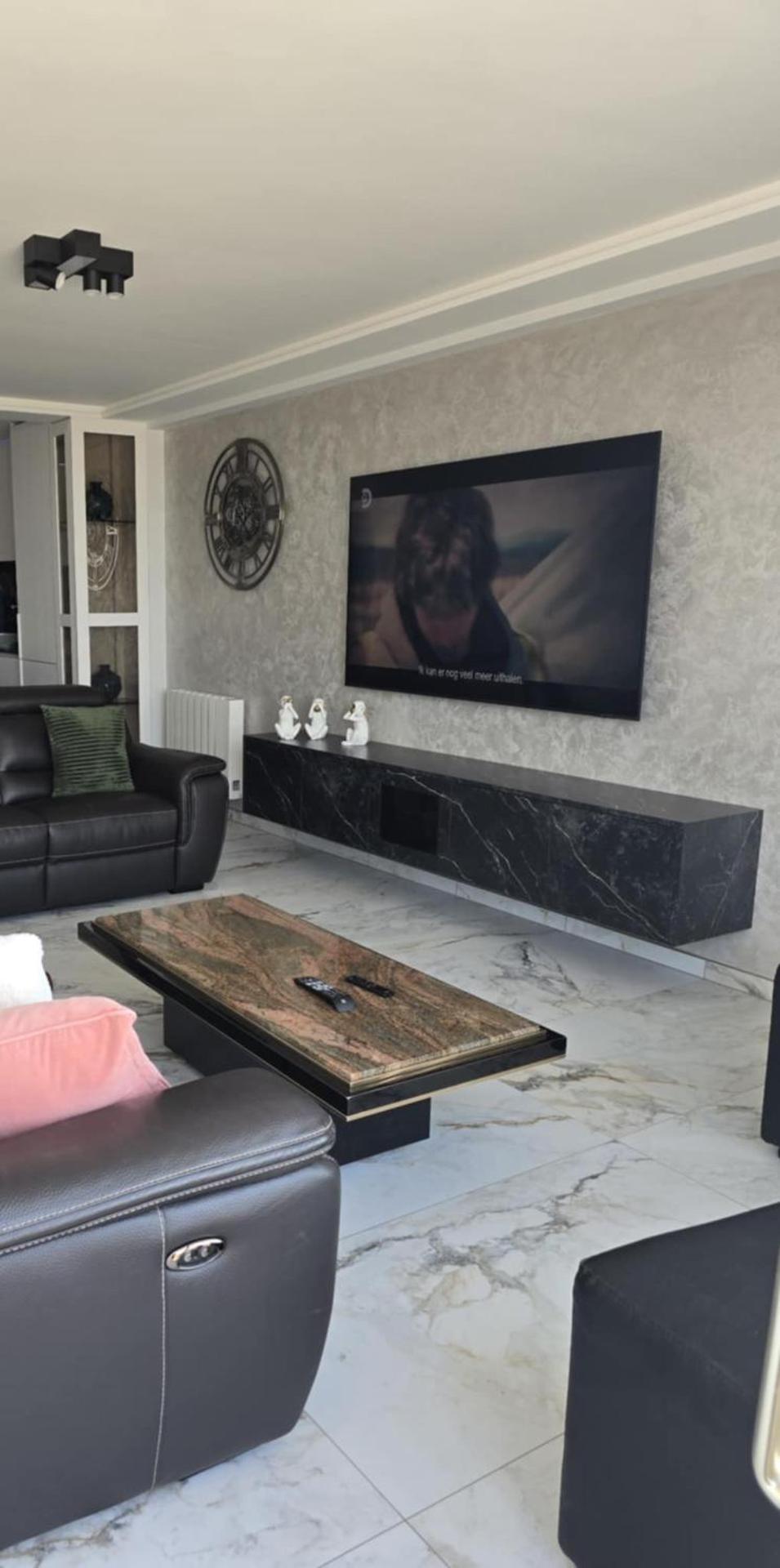 Zeezicht, volledig gerenoveerd luxe appartement