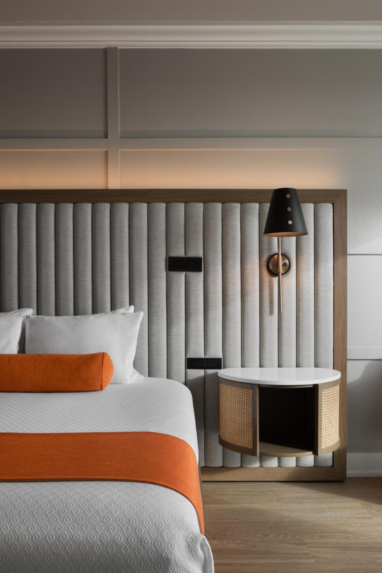 Junior Suite with Balcony, City View, 1 King Bed