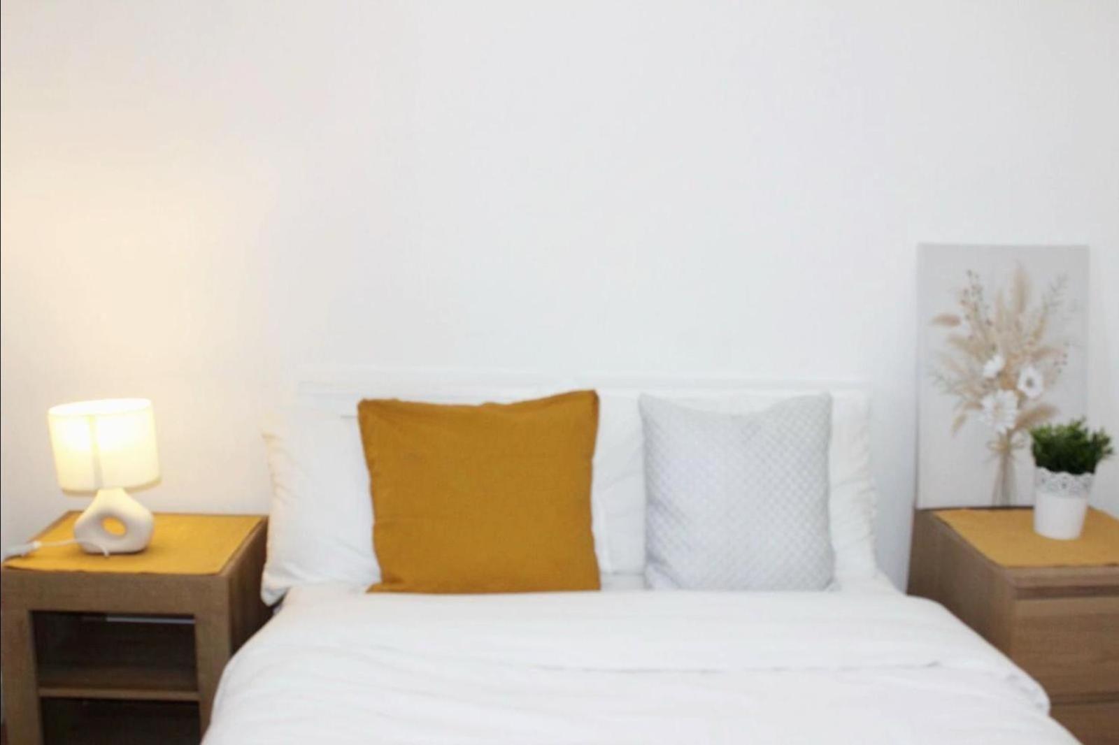 Modern 2 bed room Near Vauxhall, Bright & Well-Connected