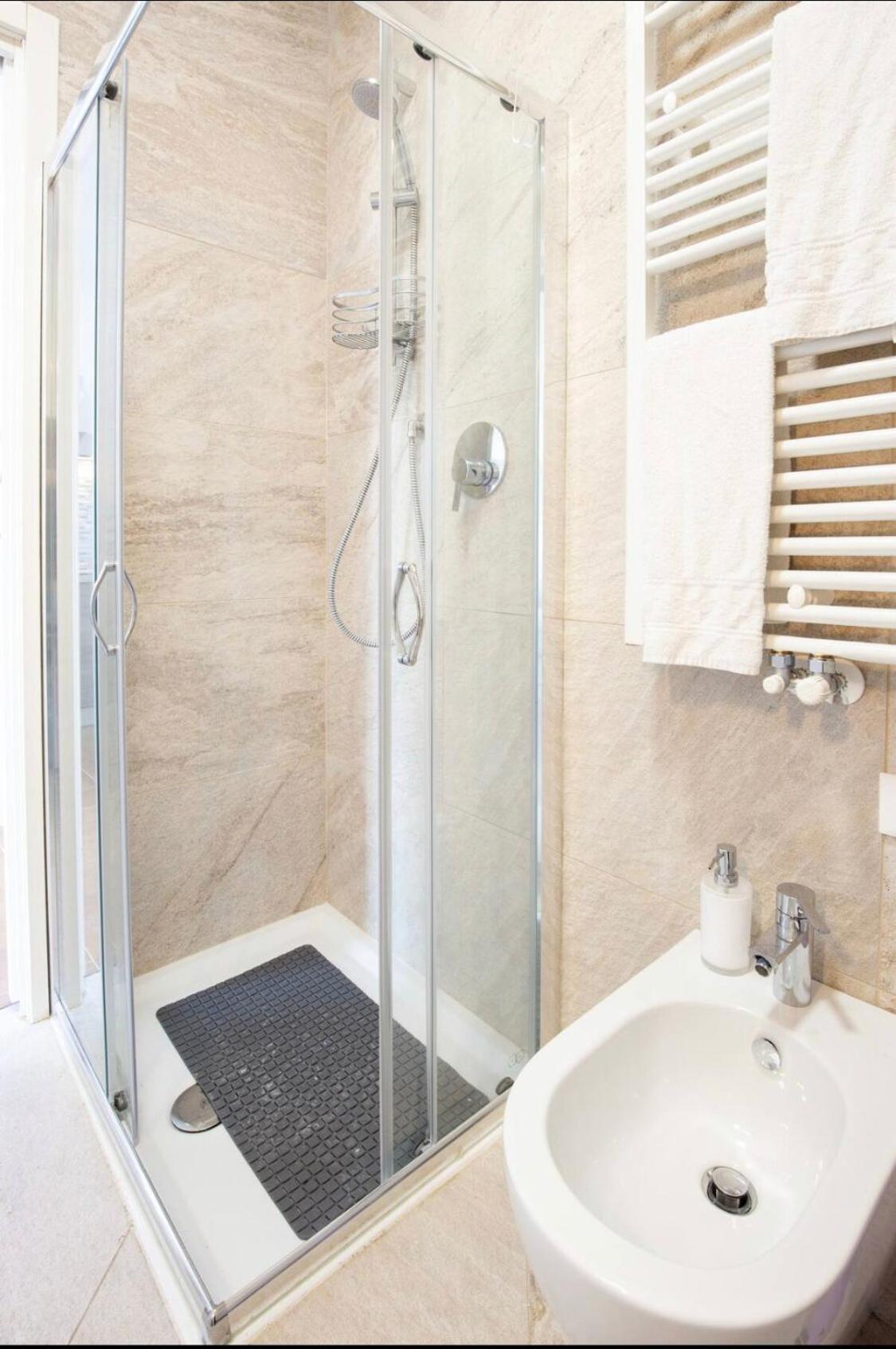 Stylish suite close by Trastevere and city life