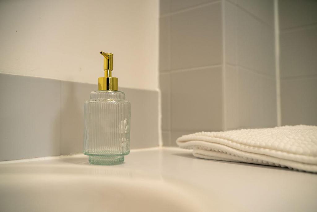 Bumble Bee Bungalow Serviced Accommodation