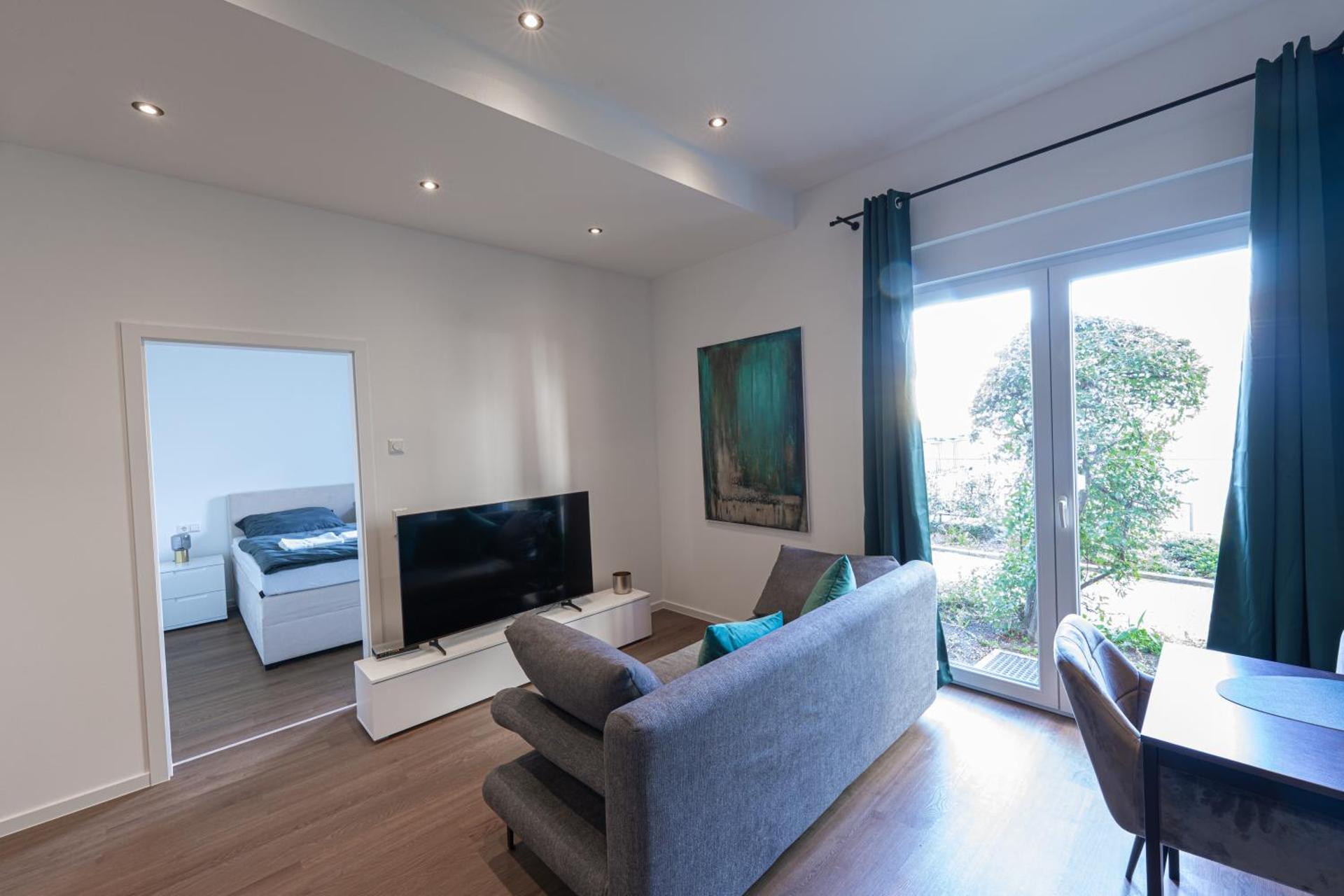 Communal lounge/ TV room