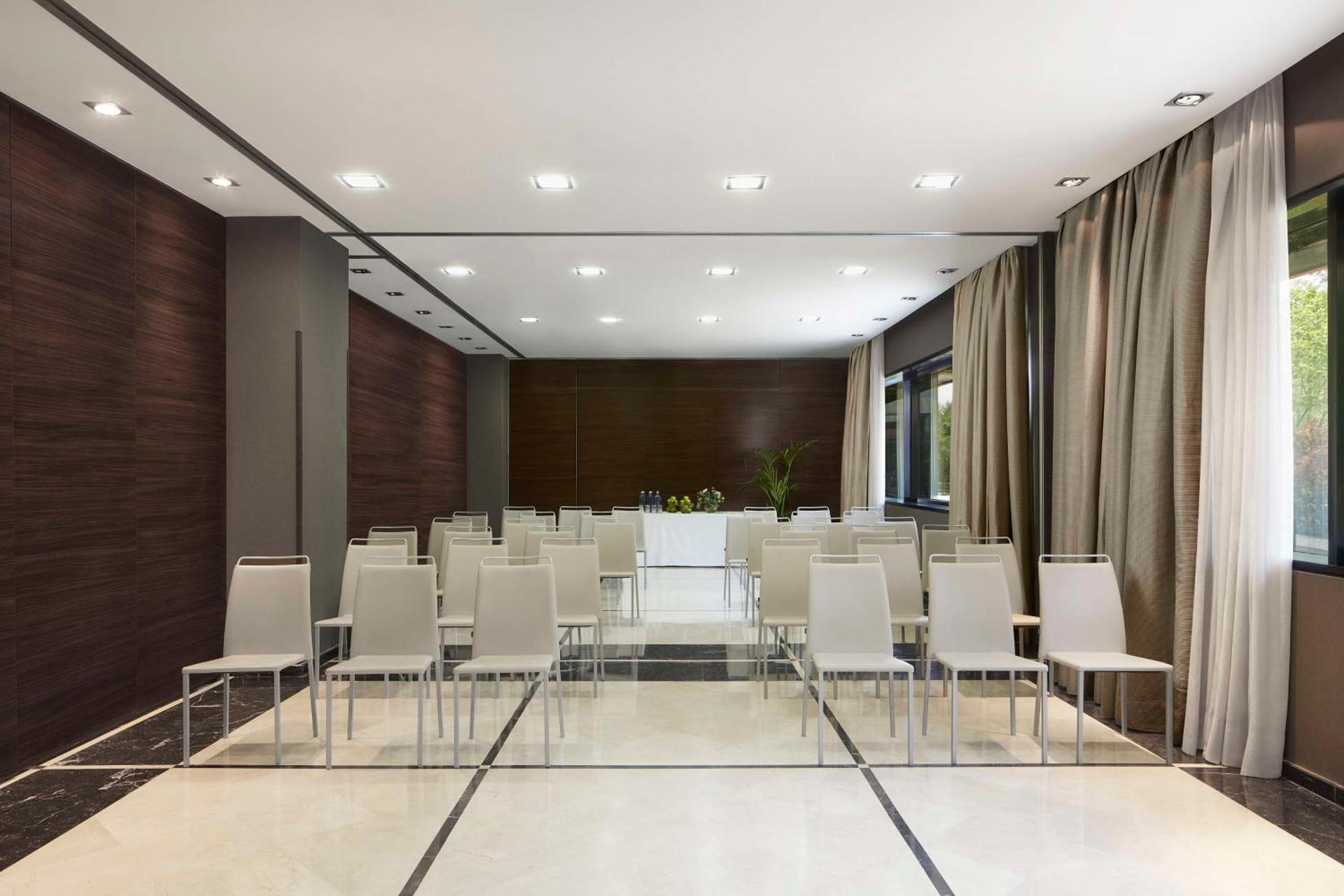Meeting/conference room