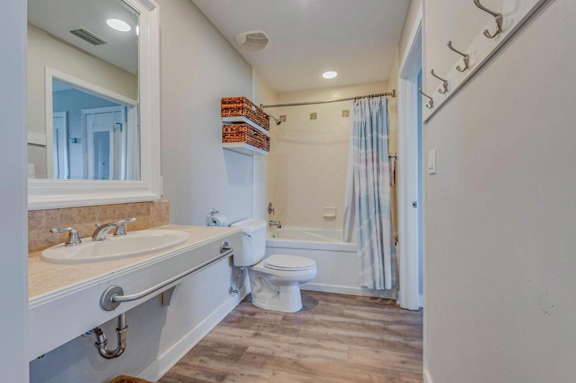 One-Bedroom Apartment with Balcony