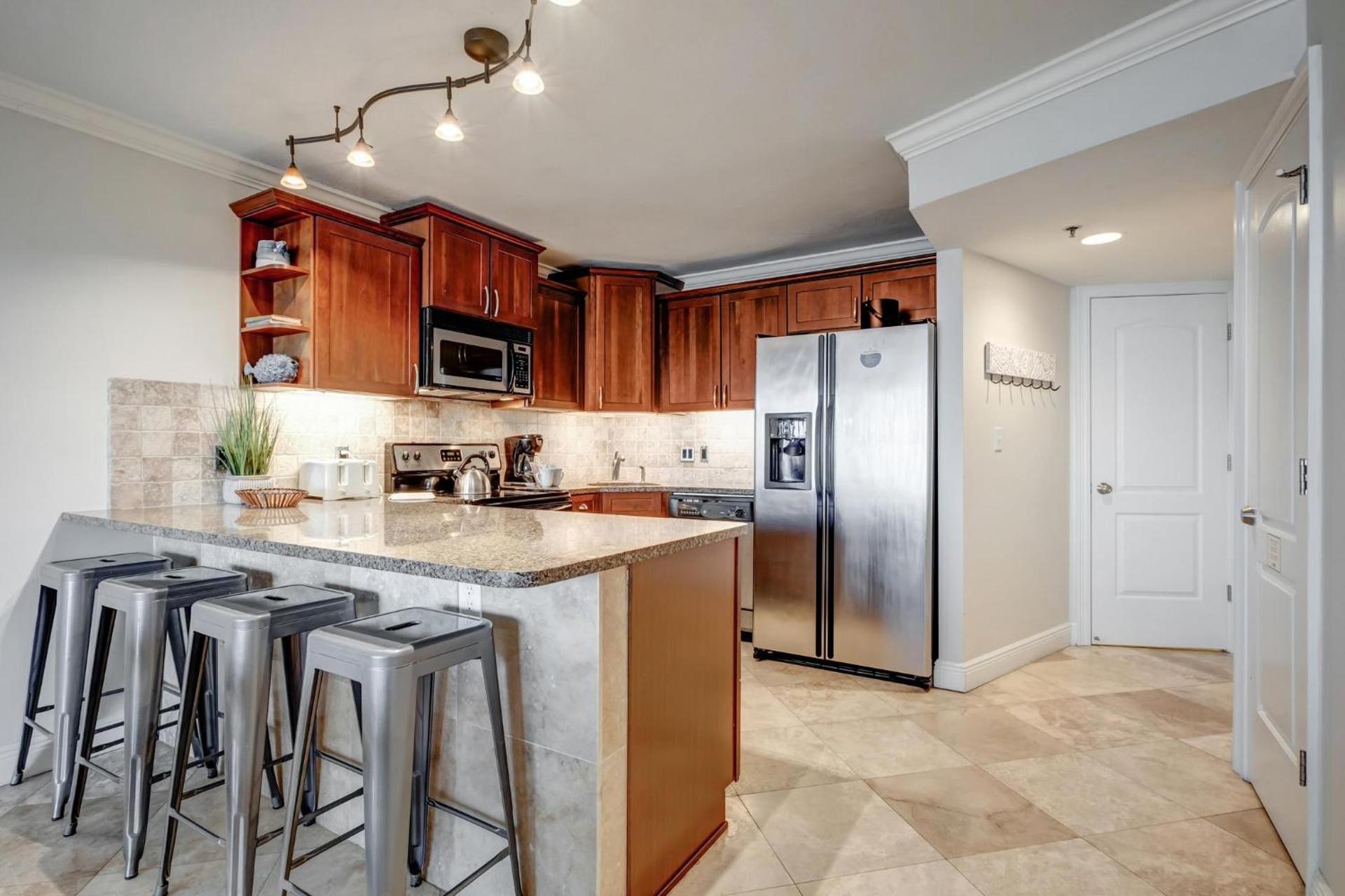 One-Bedroom Apartment - Sea Side