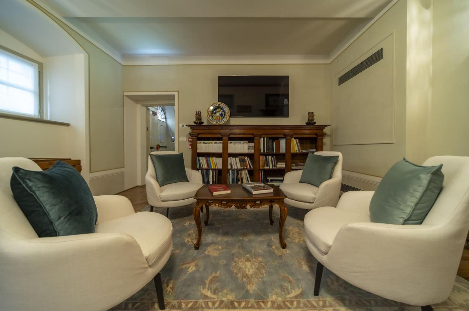 Communal lounge/ TV room