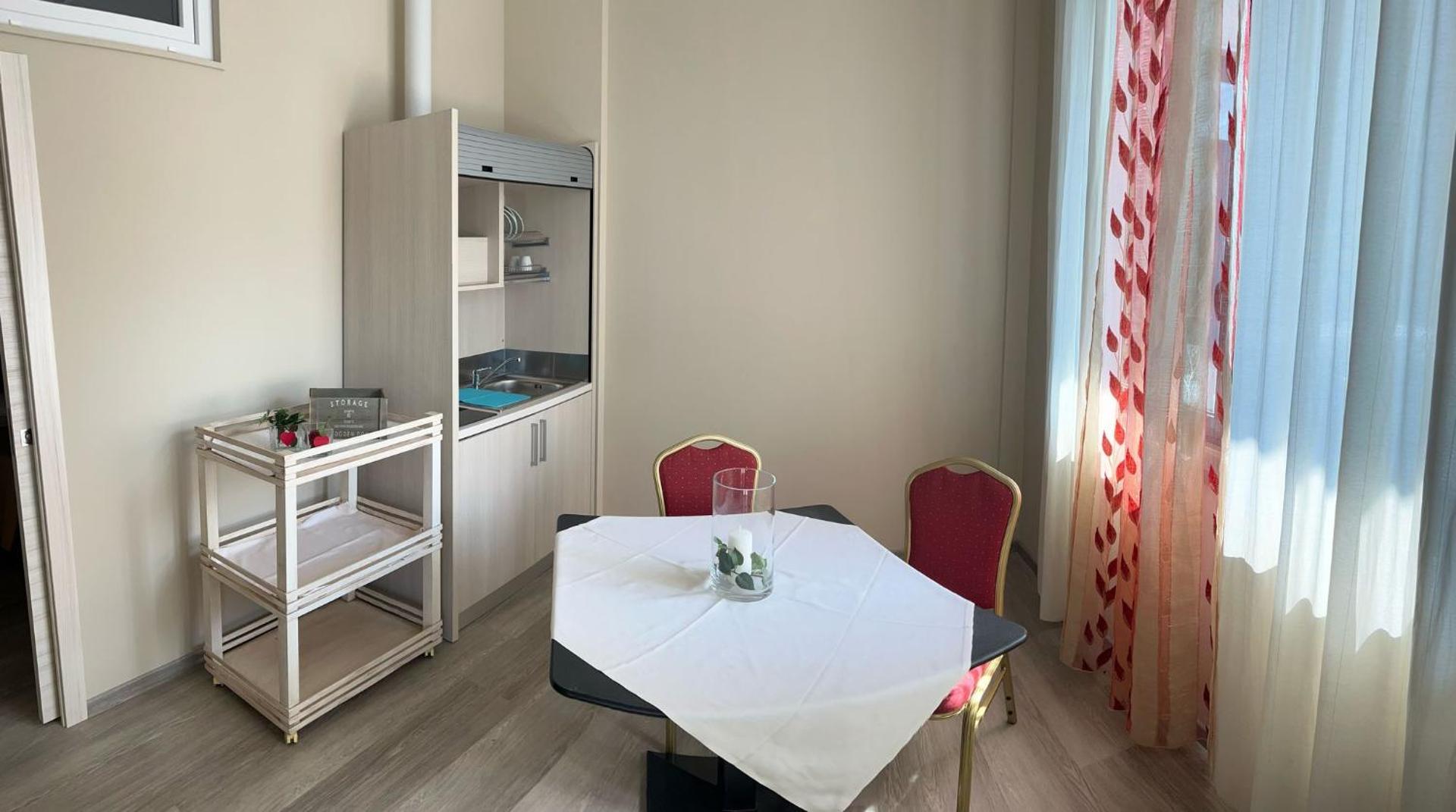 Kitchen or kitchenette