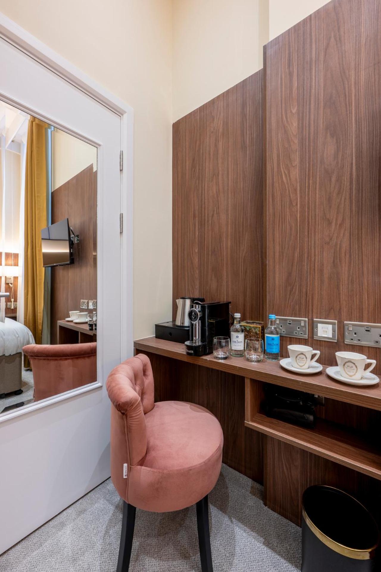 Coffee/tea facilities