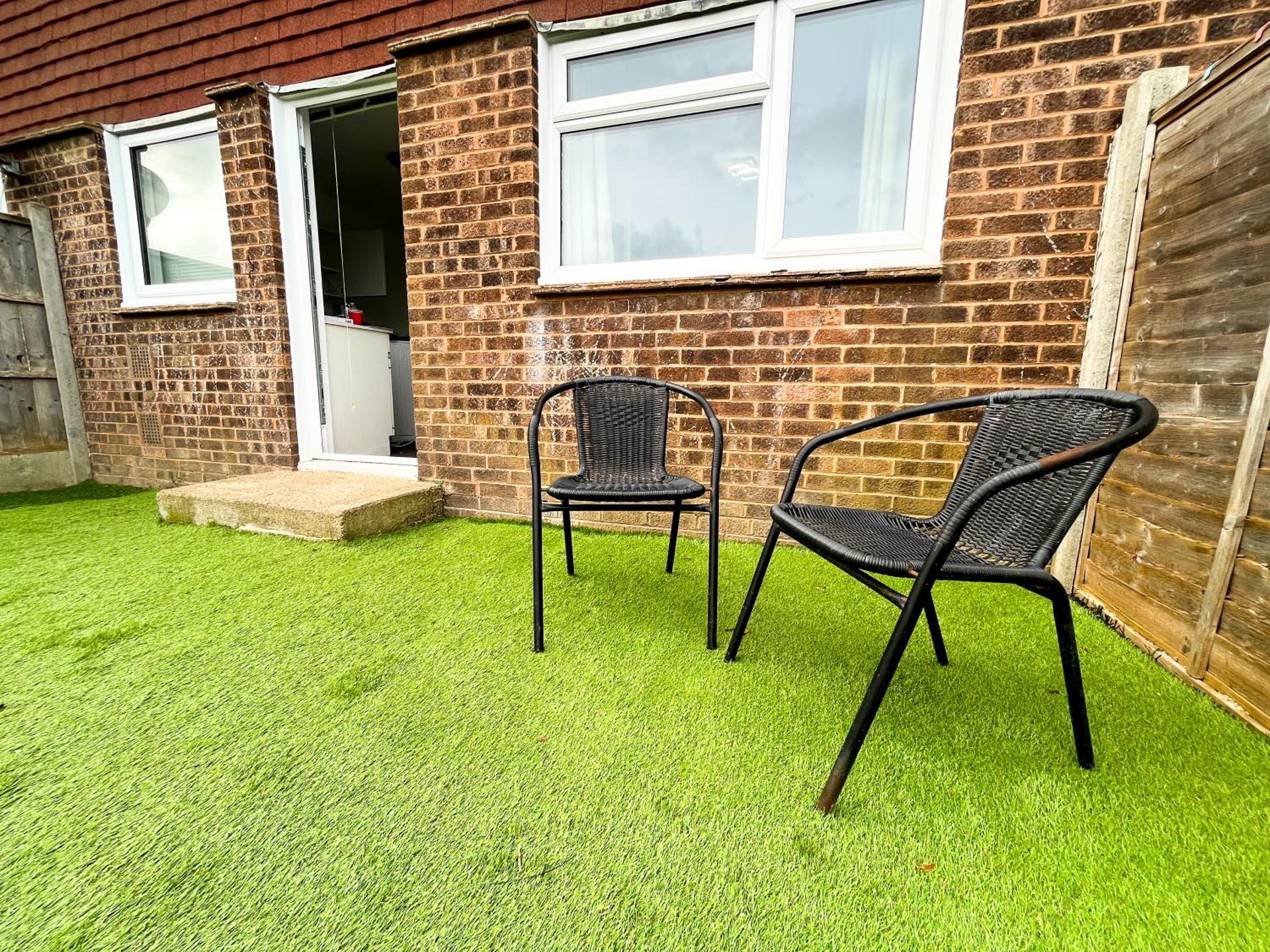 3 Bedroom House, WiFi & Free Parking