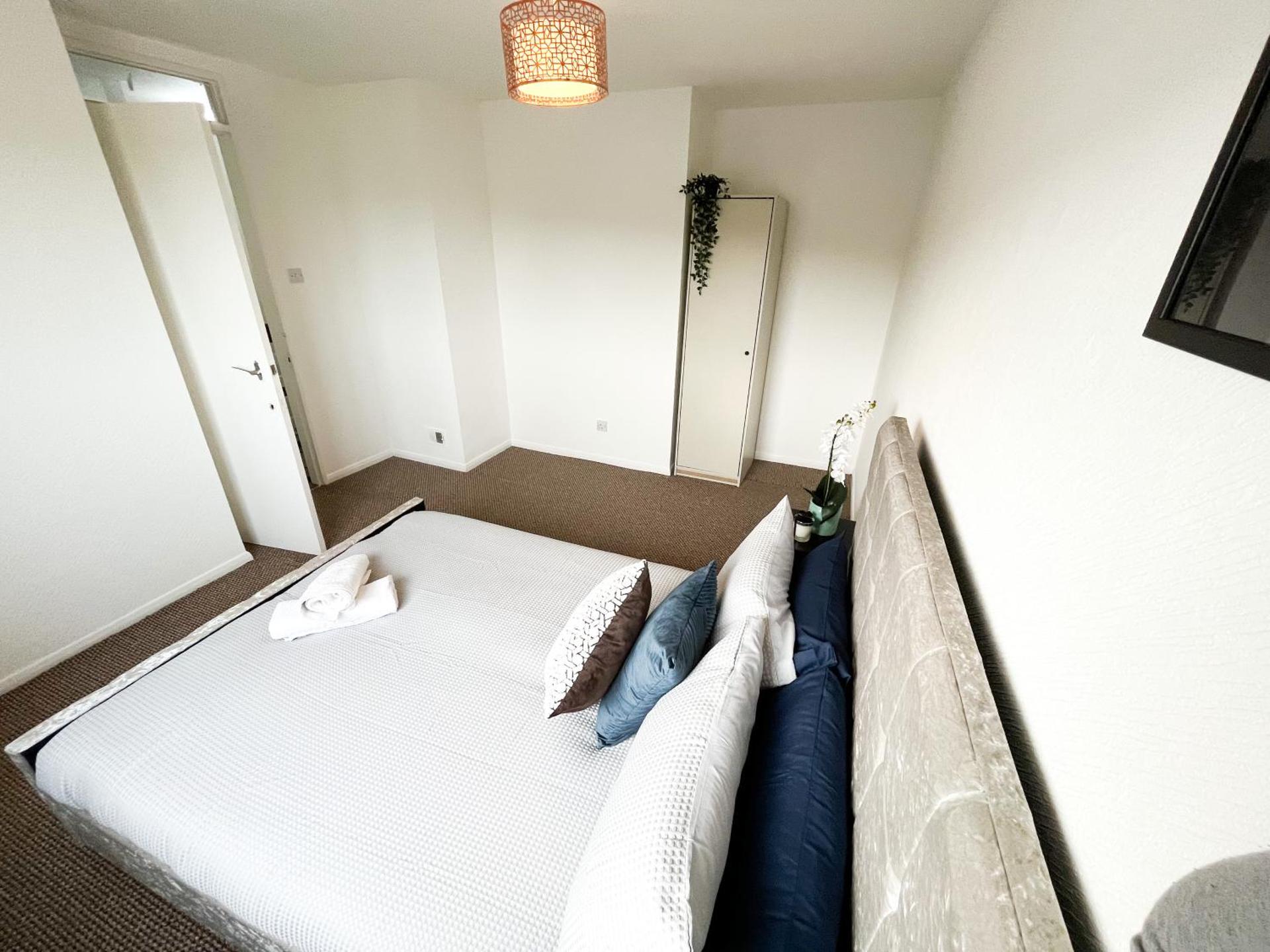 3 Bedroom House, WiFi & Free Parking