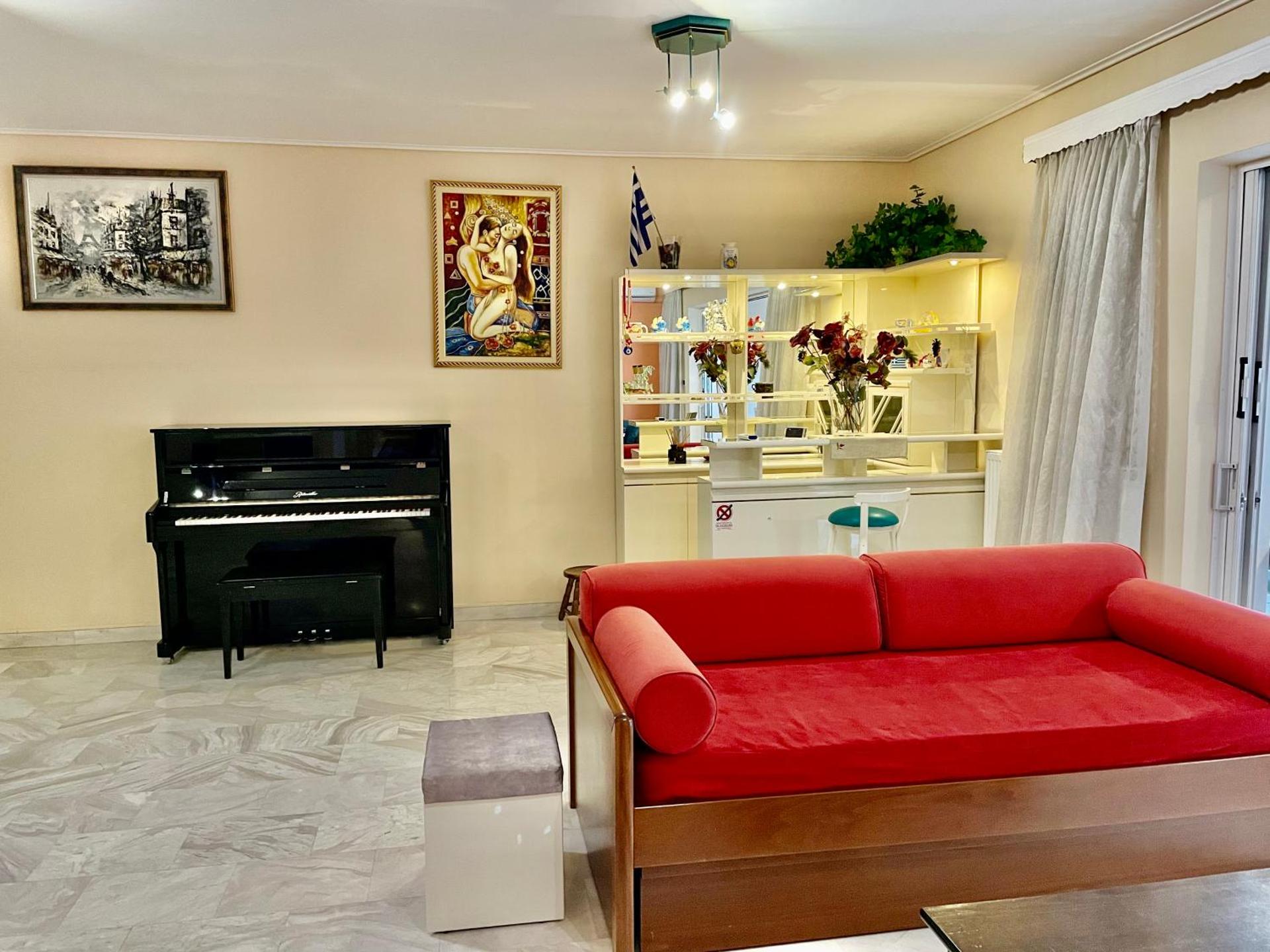 Flisvos Elite Seafront Luxury Apartment