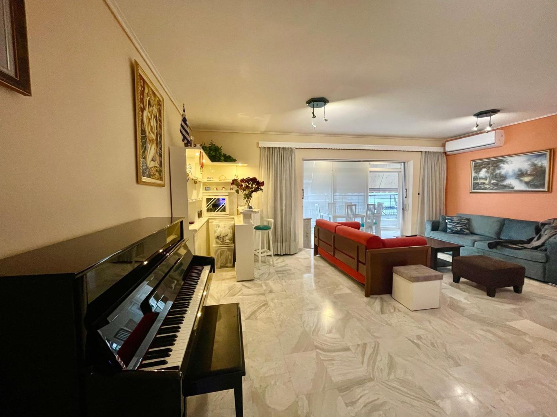 Flisvos Elite Seafront Luxury Apartment