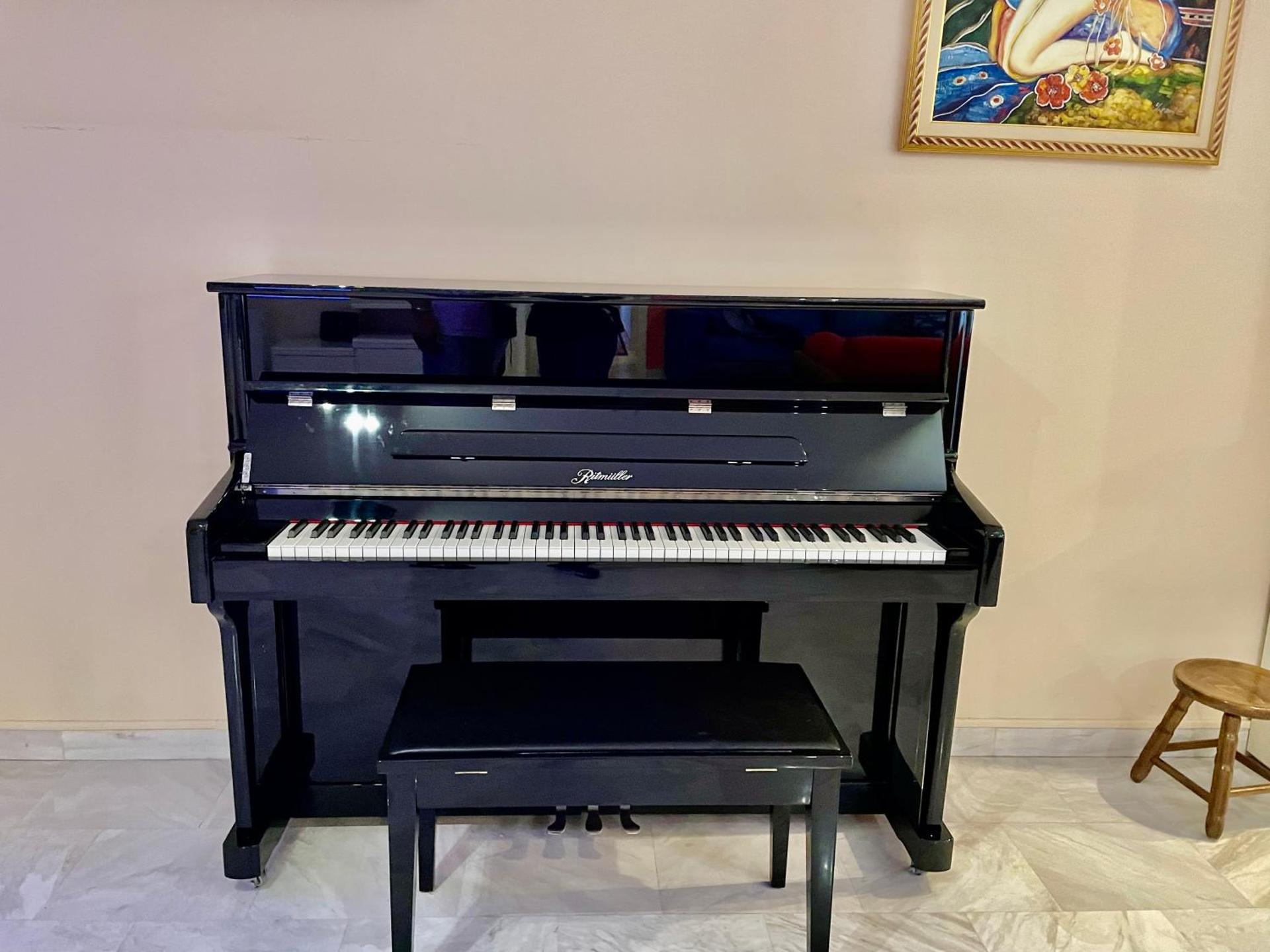 Flisvos Elite Seafront Luxury Apartment