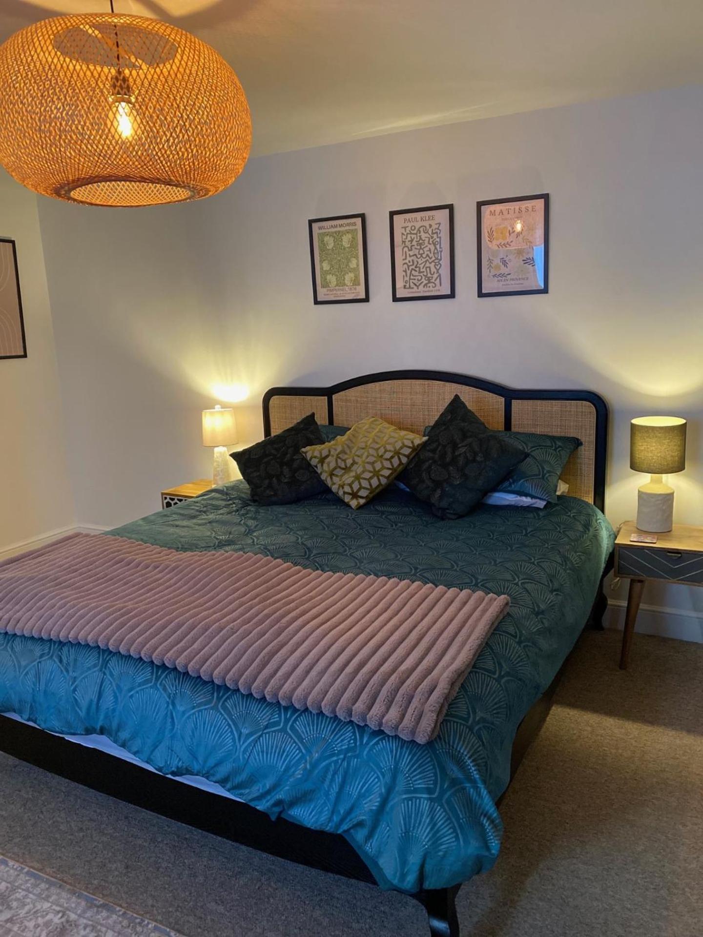 Boutique Putney Riverside Apartment