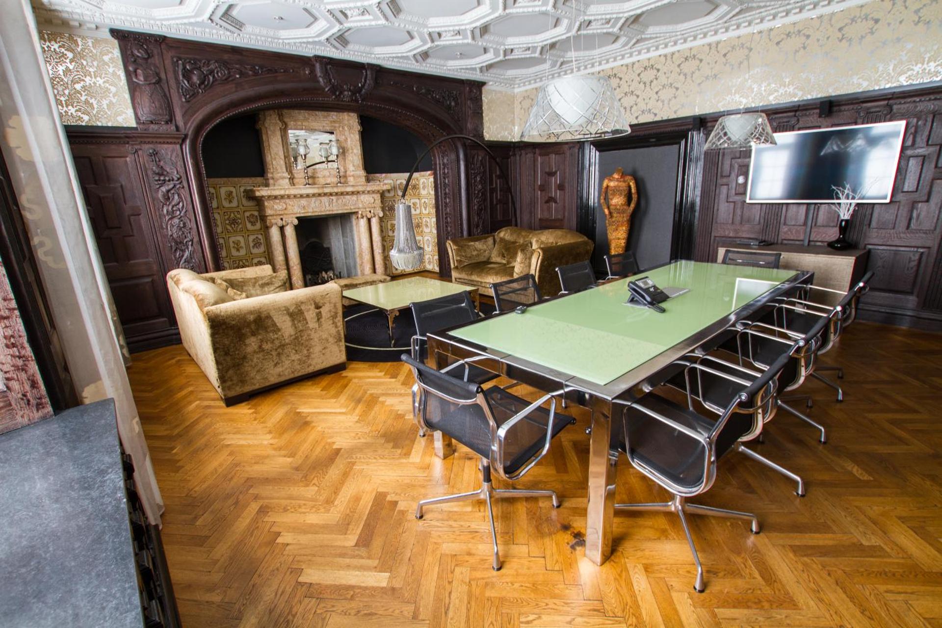 Meeting/conference room