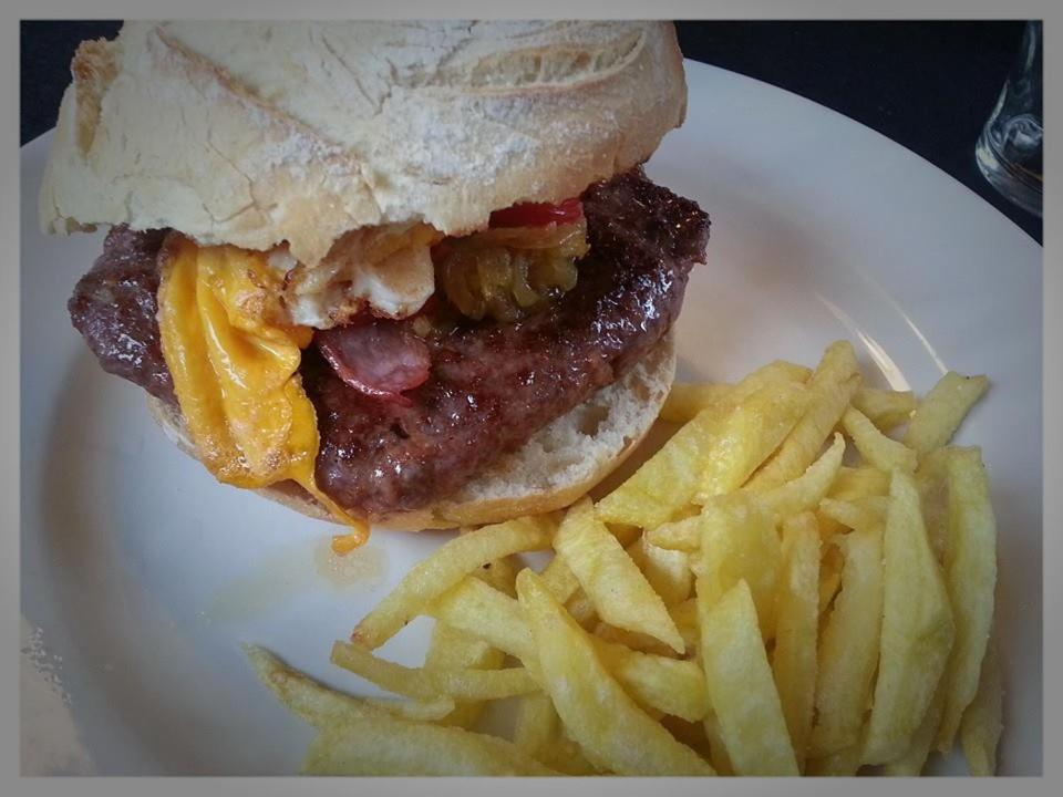 Hotel "Posada Finca EL SOLAR de Galizano " -Bocatería- Gintonic- Bar -Terraza panorámica