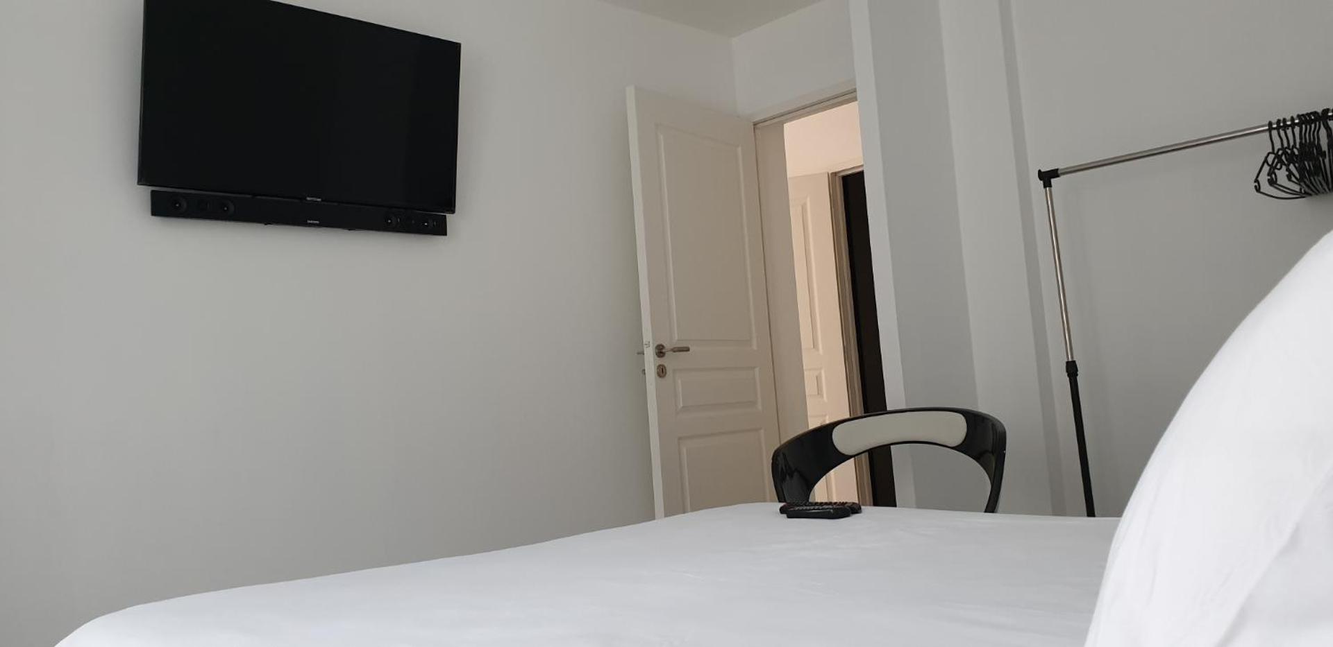 Appart'hotel61 OFFRE D'OUVERTURE Au pied de tous commerces & commodités ainsi que marché mercredi & samedi