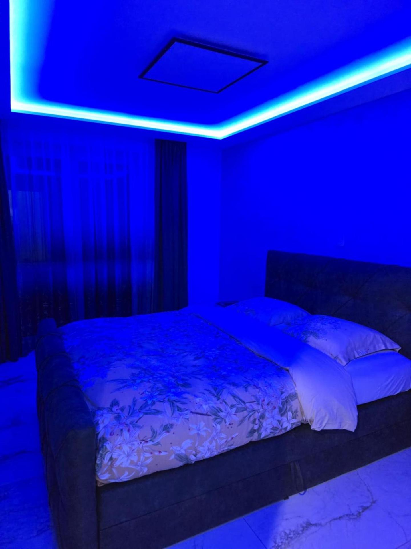 Zeezicht, volledig gerenoveerd luxe appartement