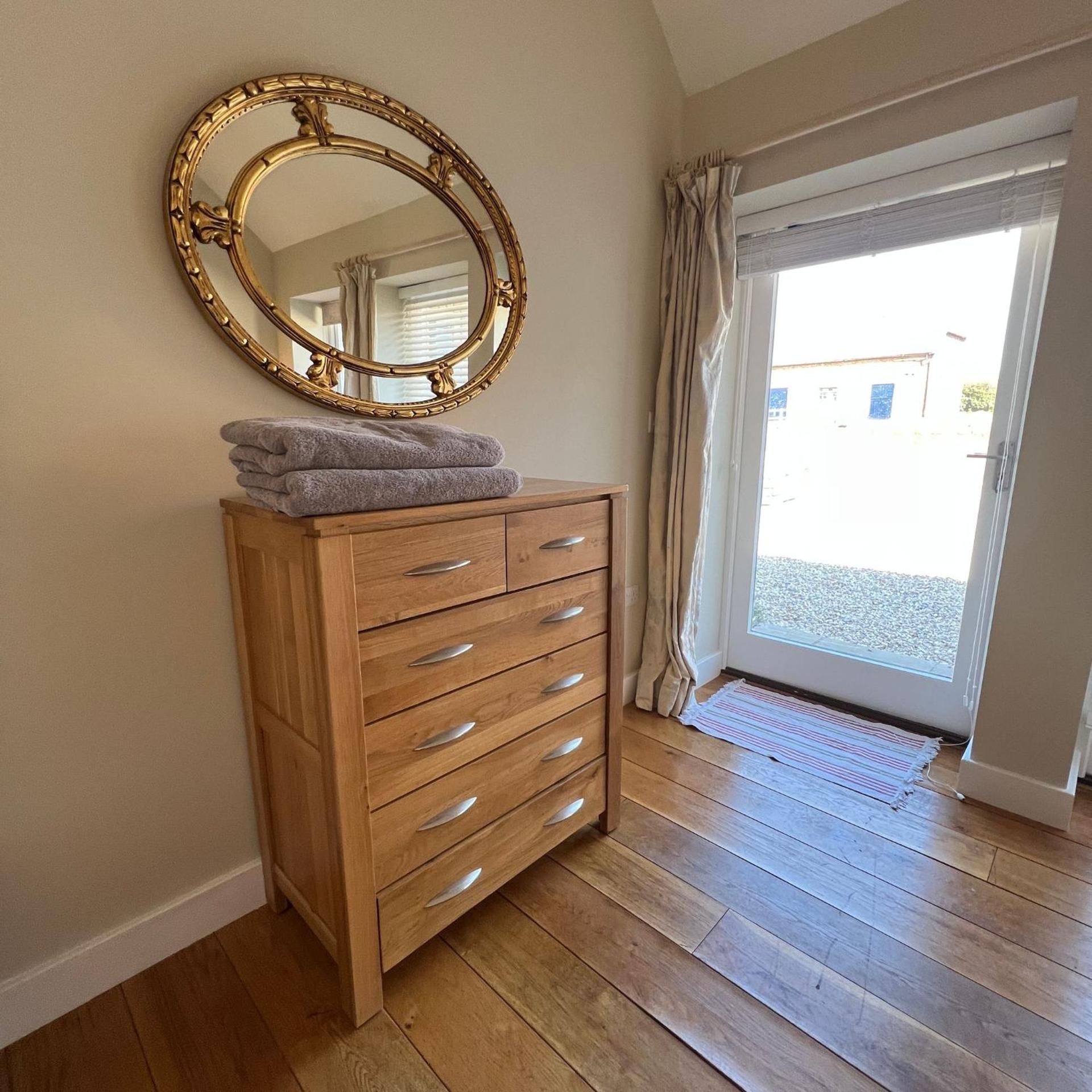 Little Park Farm Queen Anne Farmhouse & Apartments