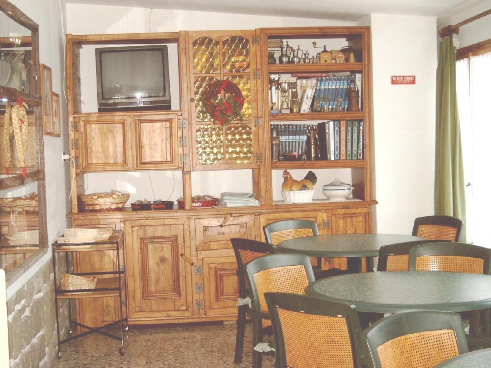 Communal lounge/ TV room