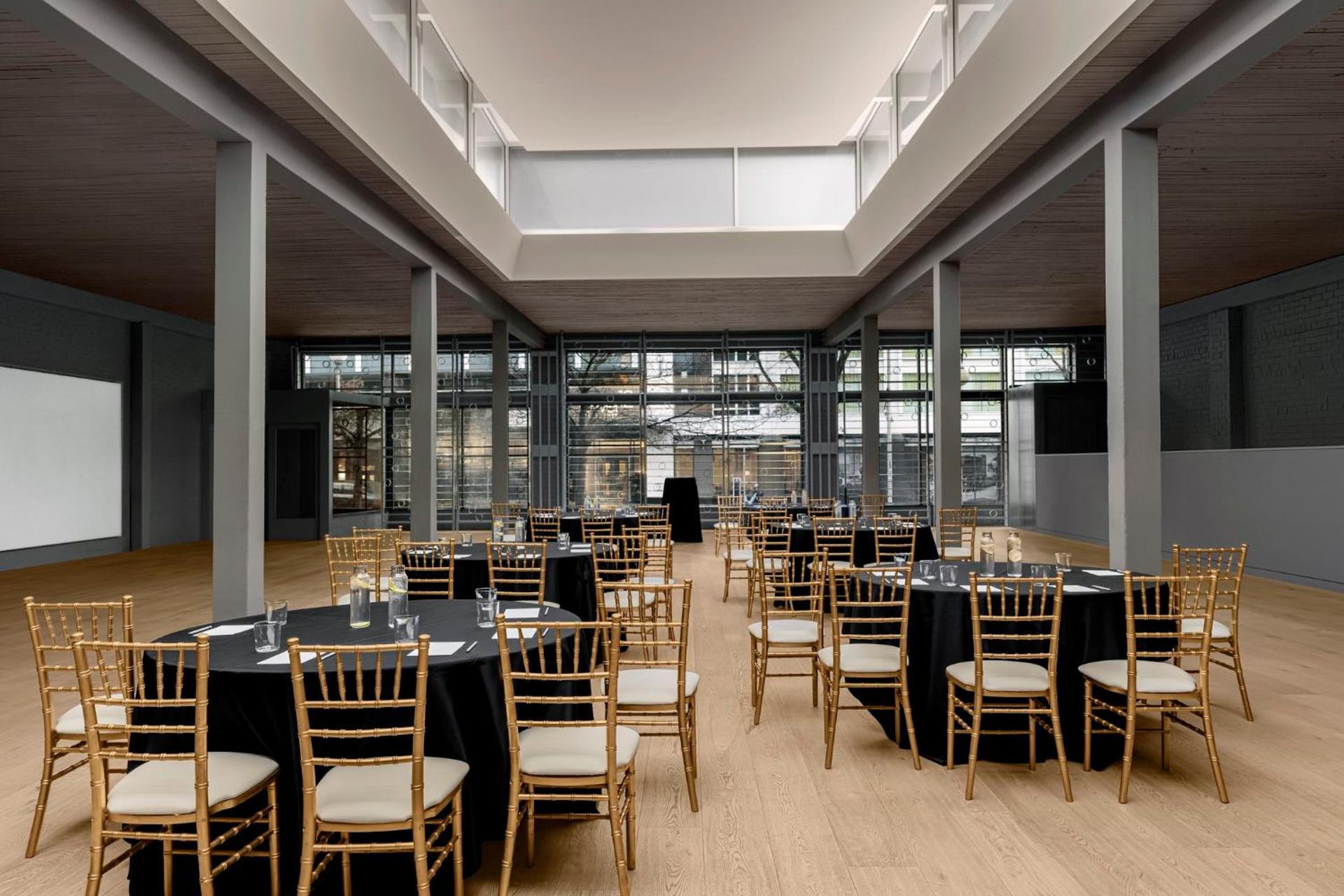 Meeting/conference room