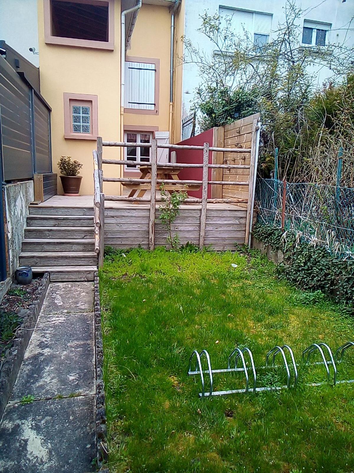 L'OASIS maisonnette centre ville 3 chambres terrasse espace vert privé parc sainte croix center parc 20 minutes