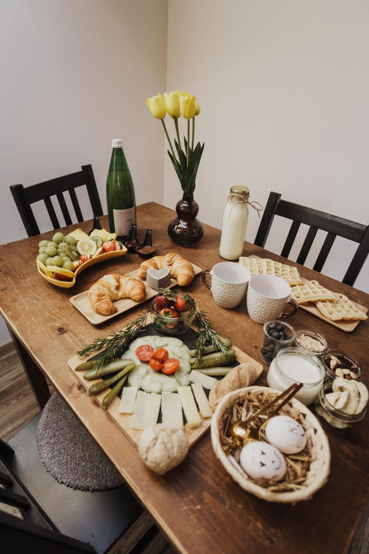 Töllhof Apartments and Farm