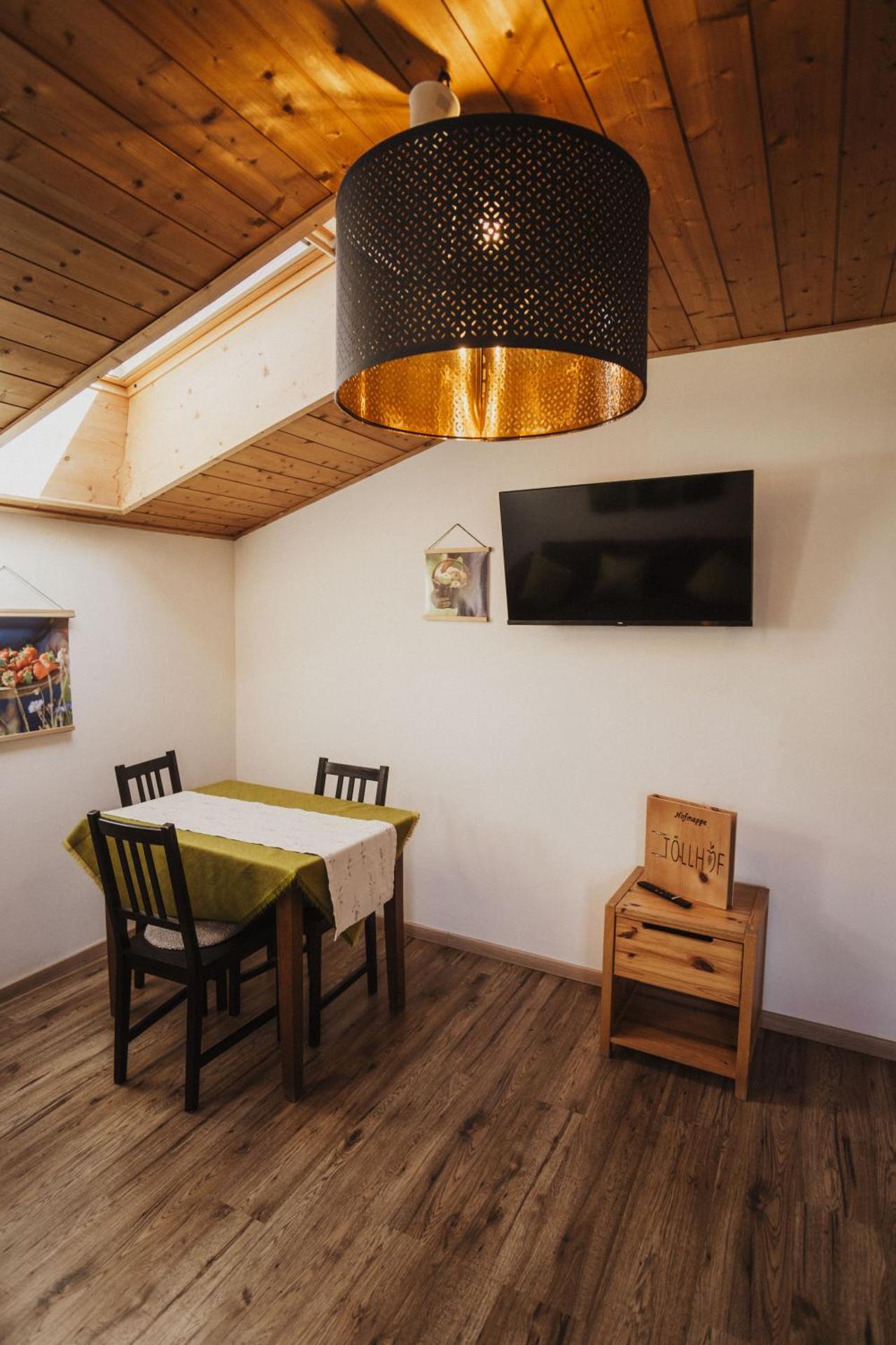 Töllhof Apartments and Farm