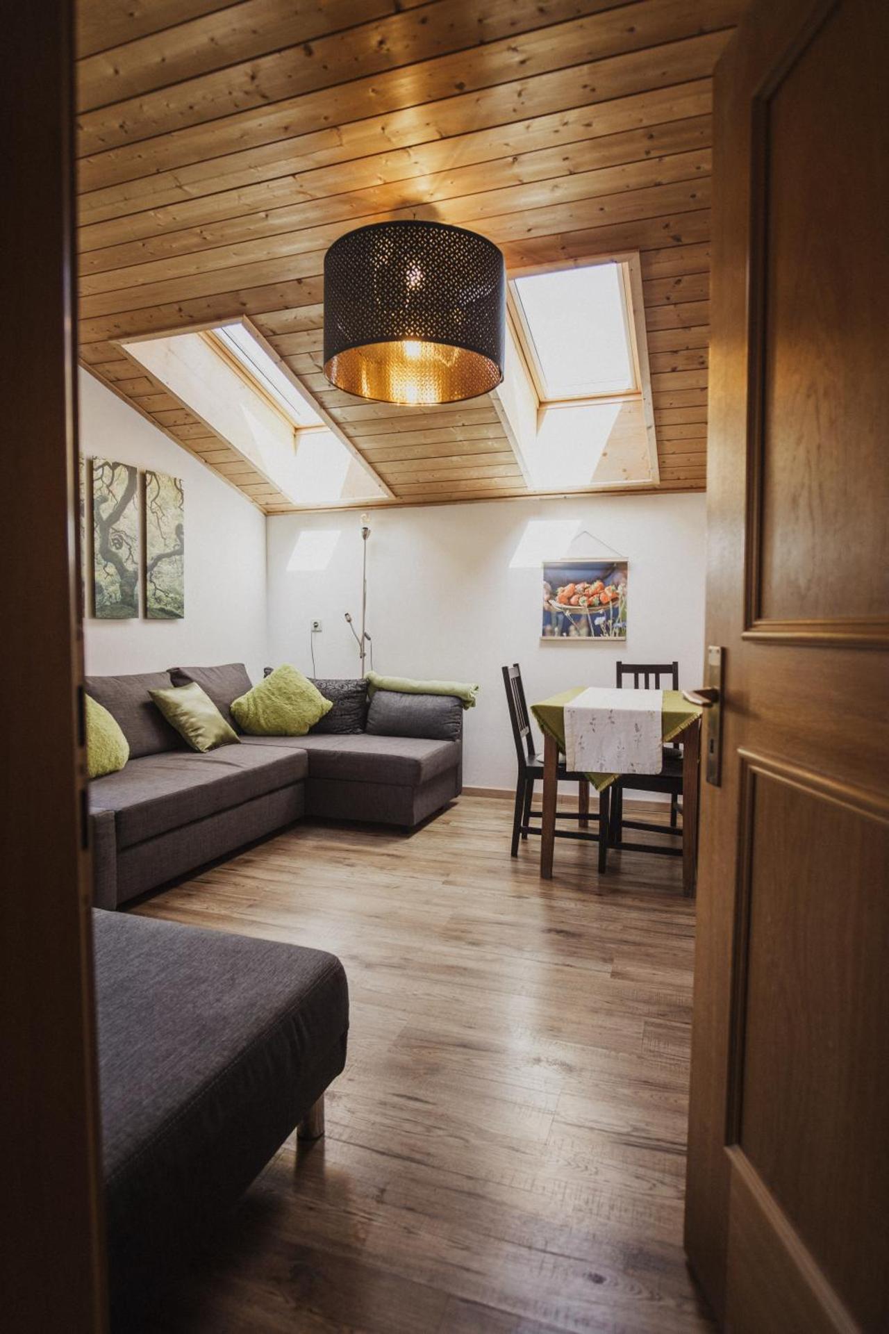 Töllhof Apartments and Farm