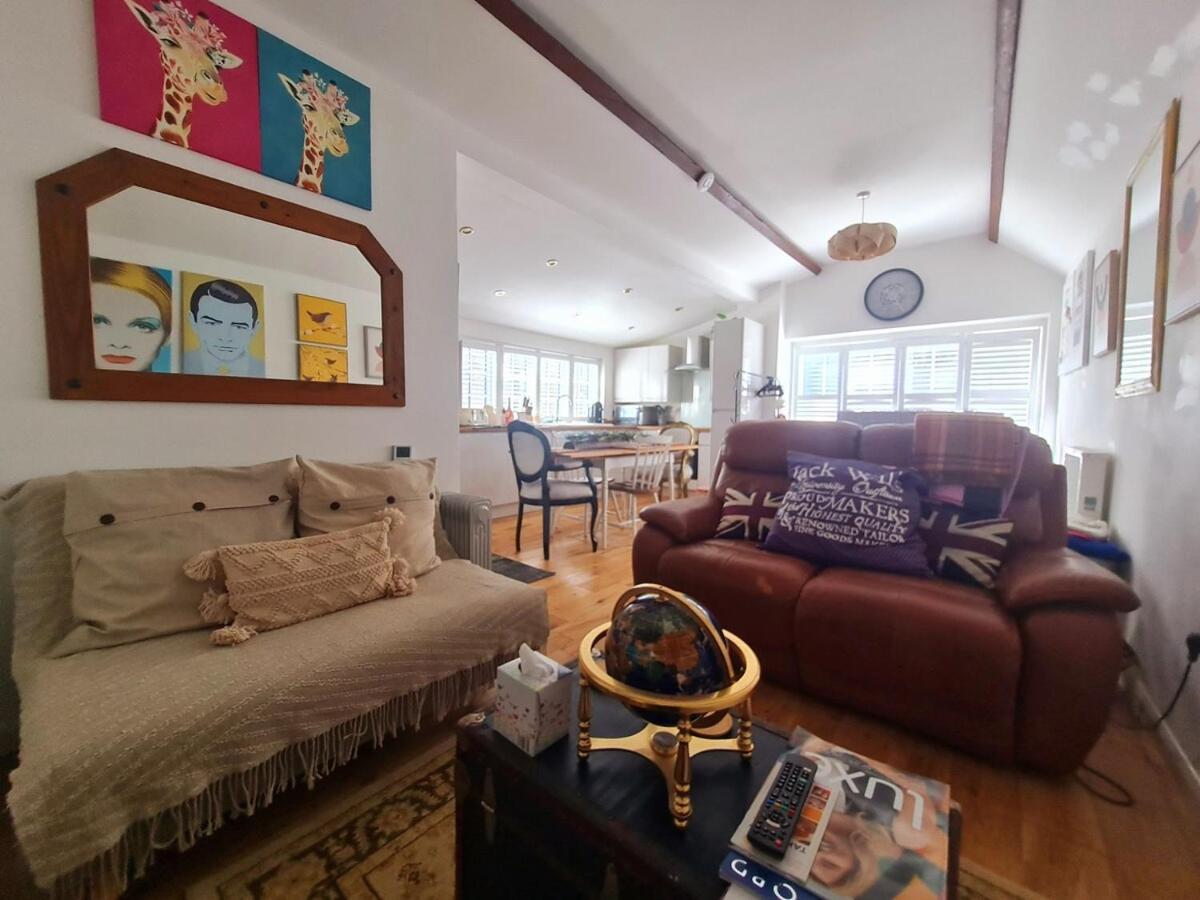 Stylish Open Plan Guest House 400sq ft Rutland