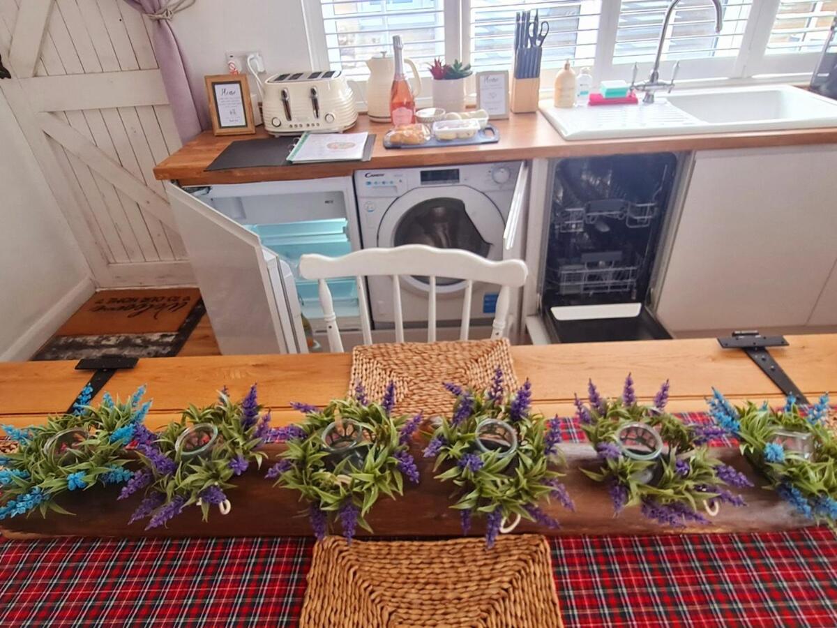 Stylish Open Plan Guest House 400sq ft Rutland