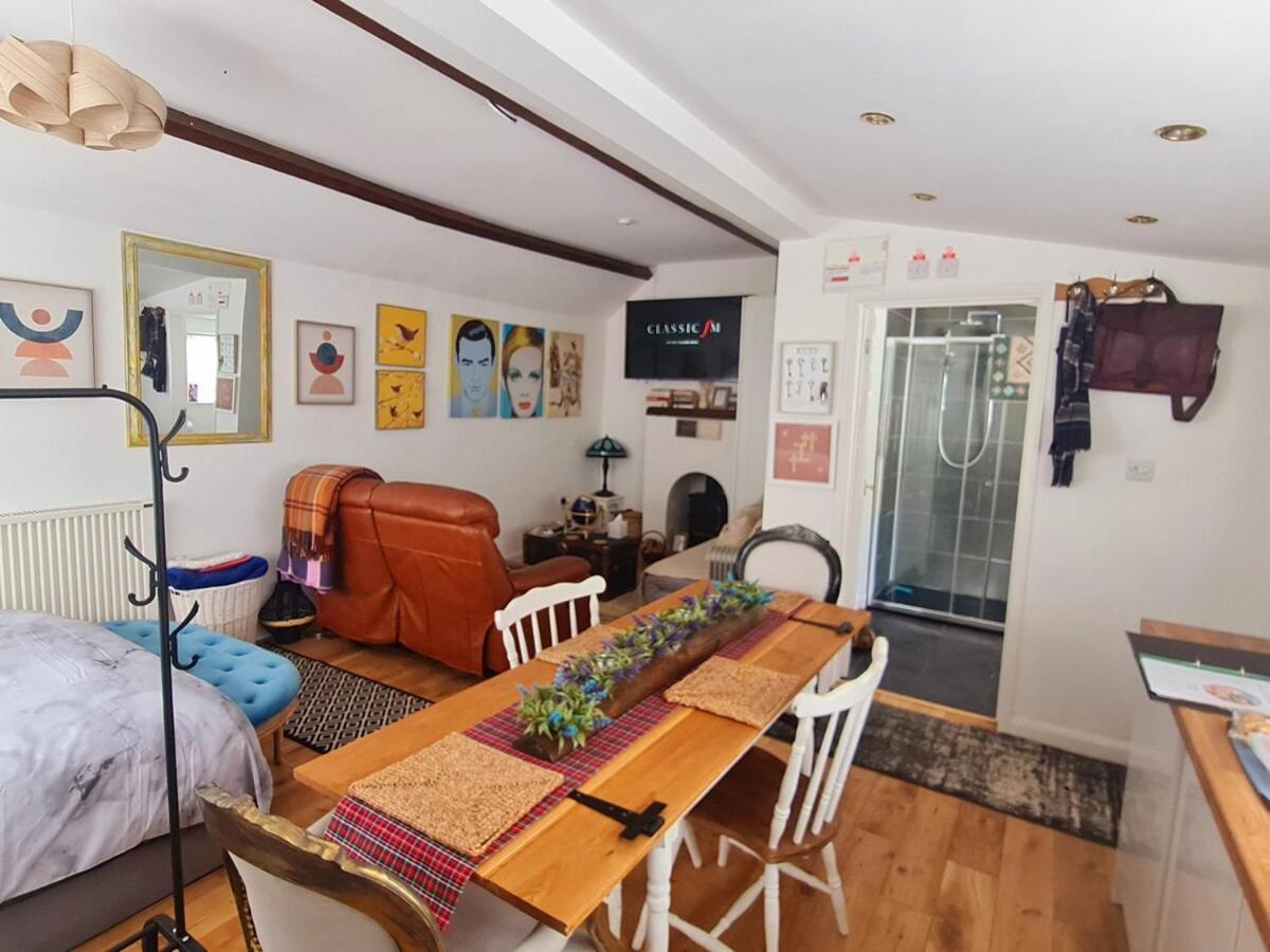 Stylish Open Plan Guest House 400sq ft Rutland