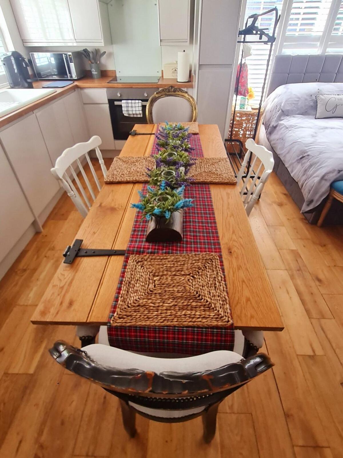 Stylish Open Plan Guest House 400sq ft Rutland