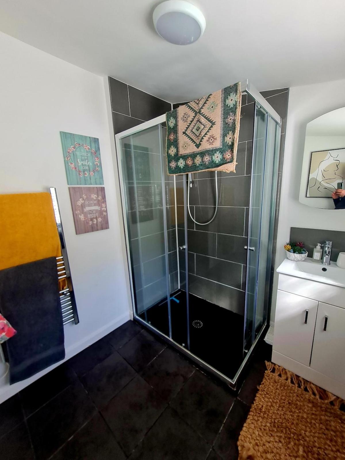 Stylish Open Plan Guest House 400sq ft Rutland