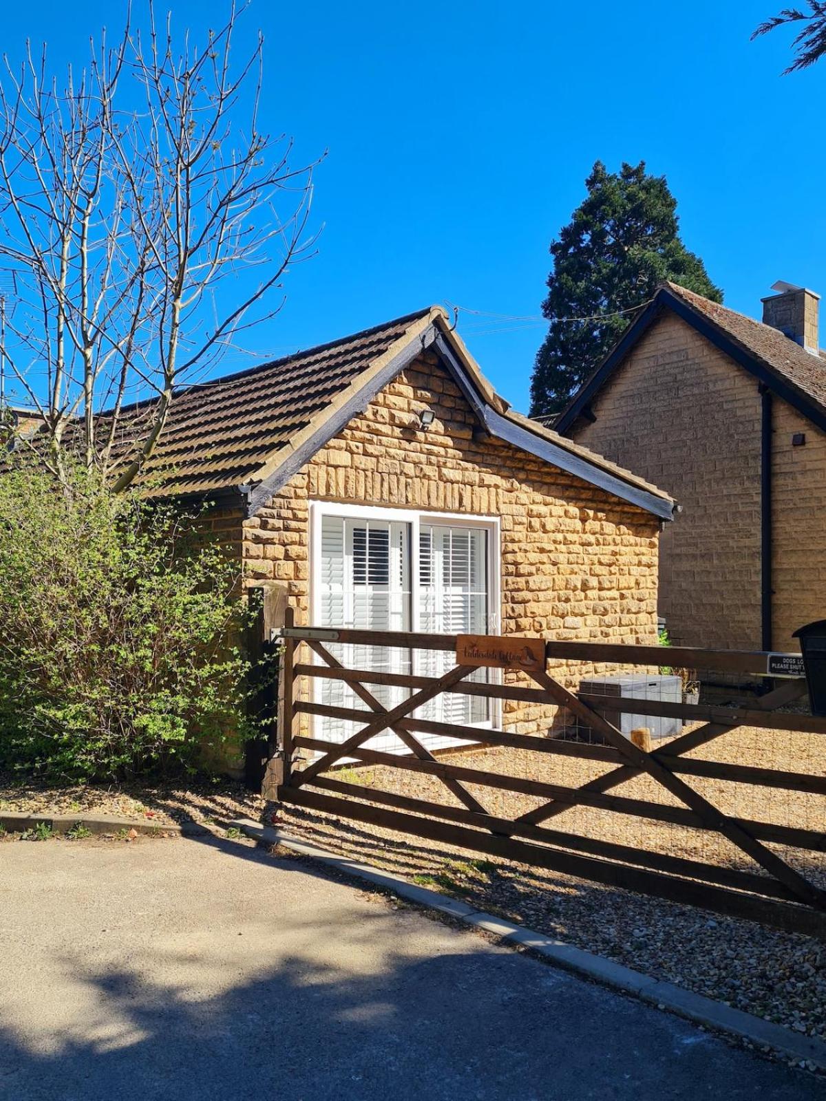 Stylish Open Plan Guest House 400sq ft Rutland