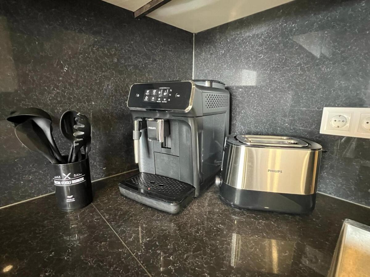 Moderne Neubau Wohnung mit Terasse