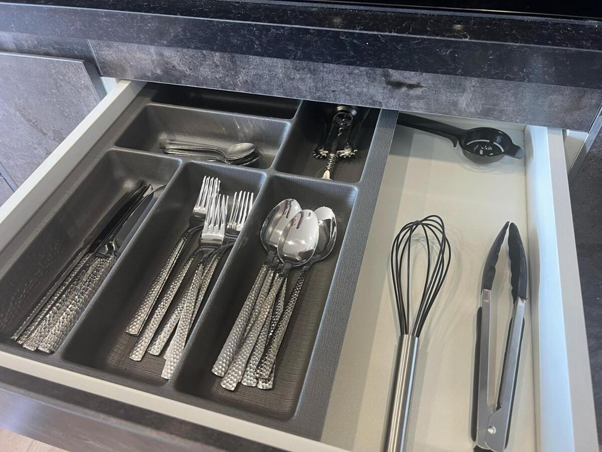 Moderne Neubau Wohnung mit Terasse