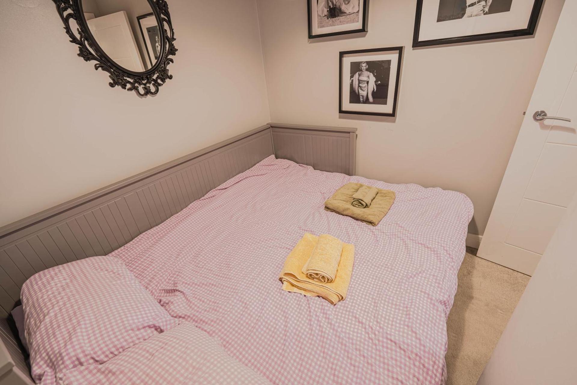 Stunning Bright Two Bedroom Apartment In Southbourne