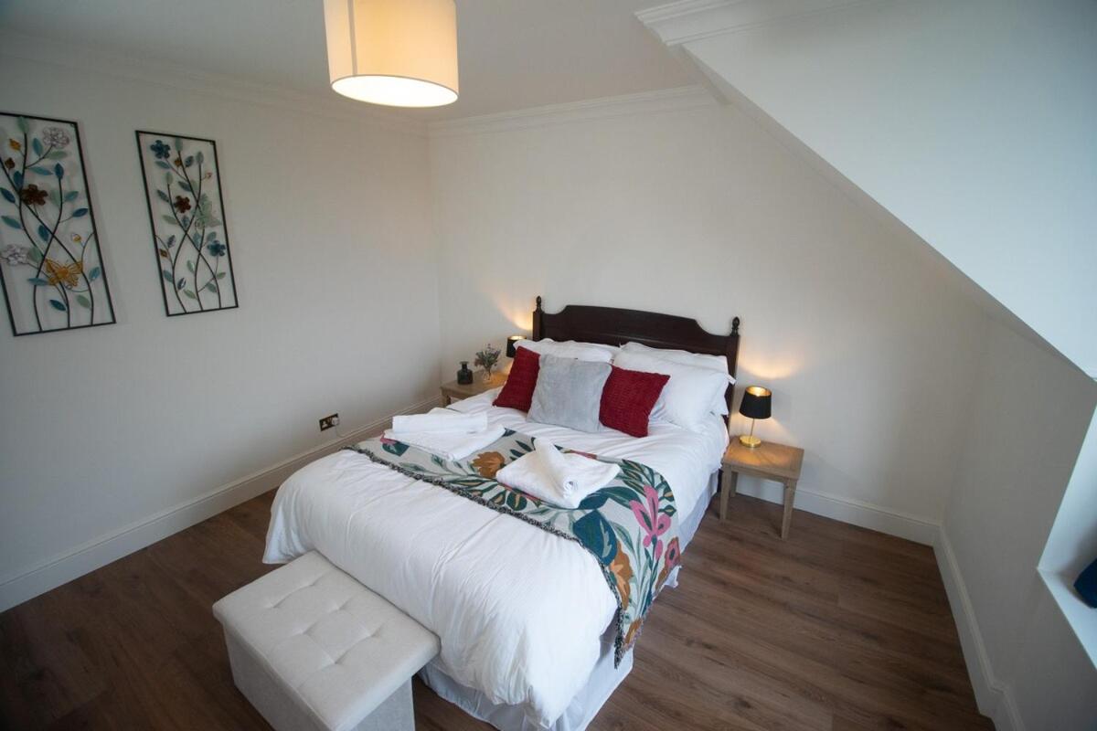 Spacious 3 Bed Terrace with Large Kitchen Diner