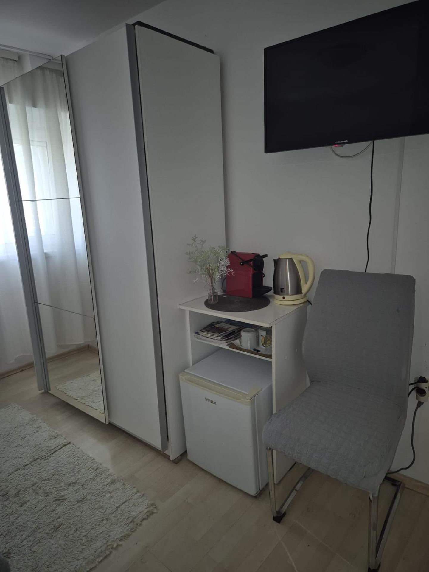 Room near the center