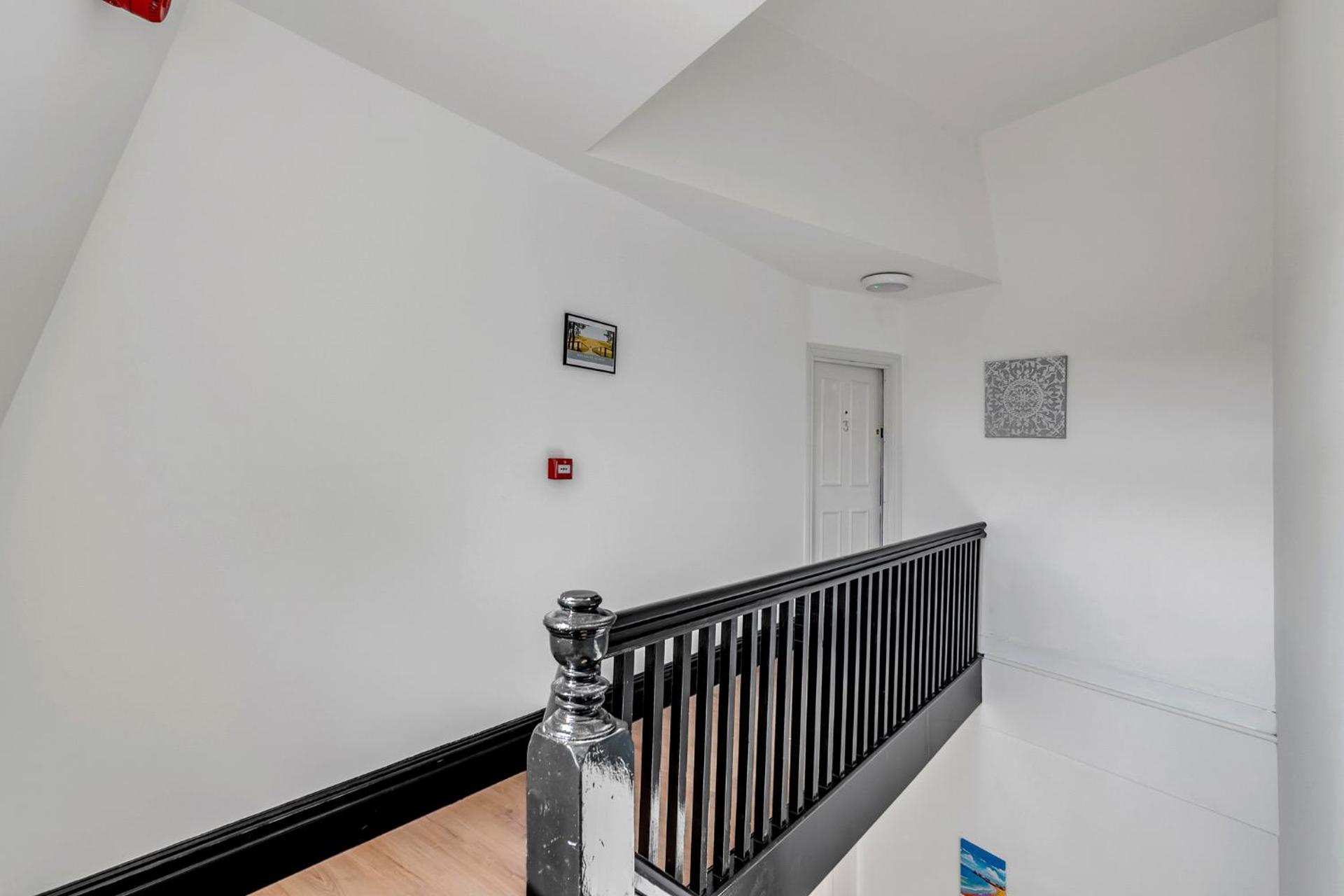 Modern 2 Bed Cromer Apartment, Sea Views, Wi-Fi, 2 Min to Beach