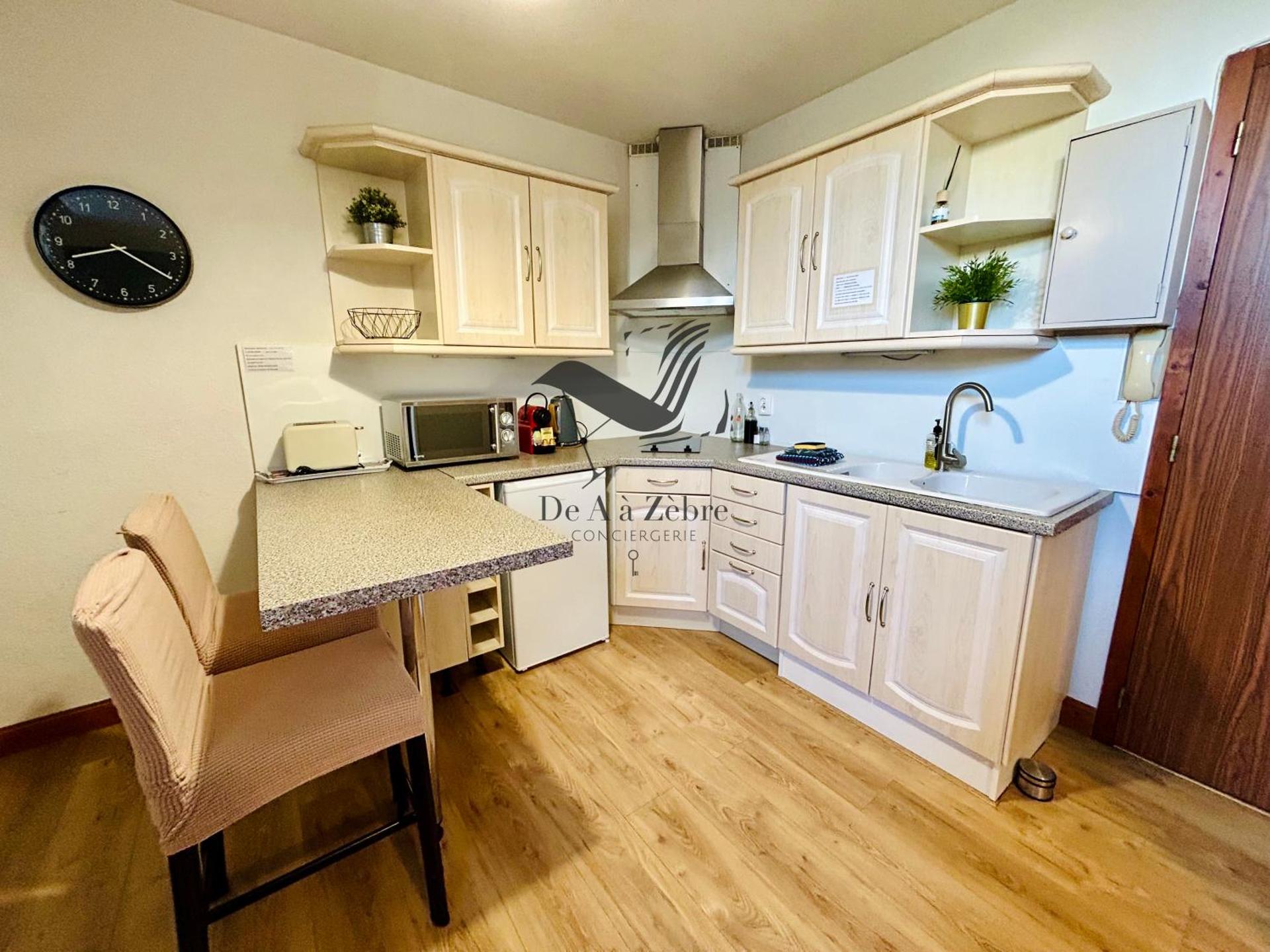 L'Authentique - Situé en face des thermes et tout proche du coeur de ville